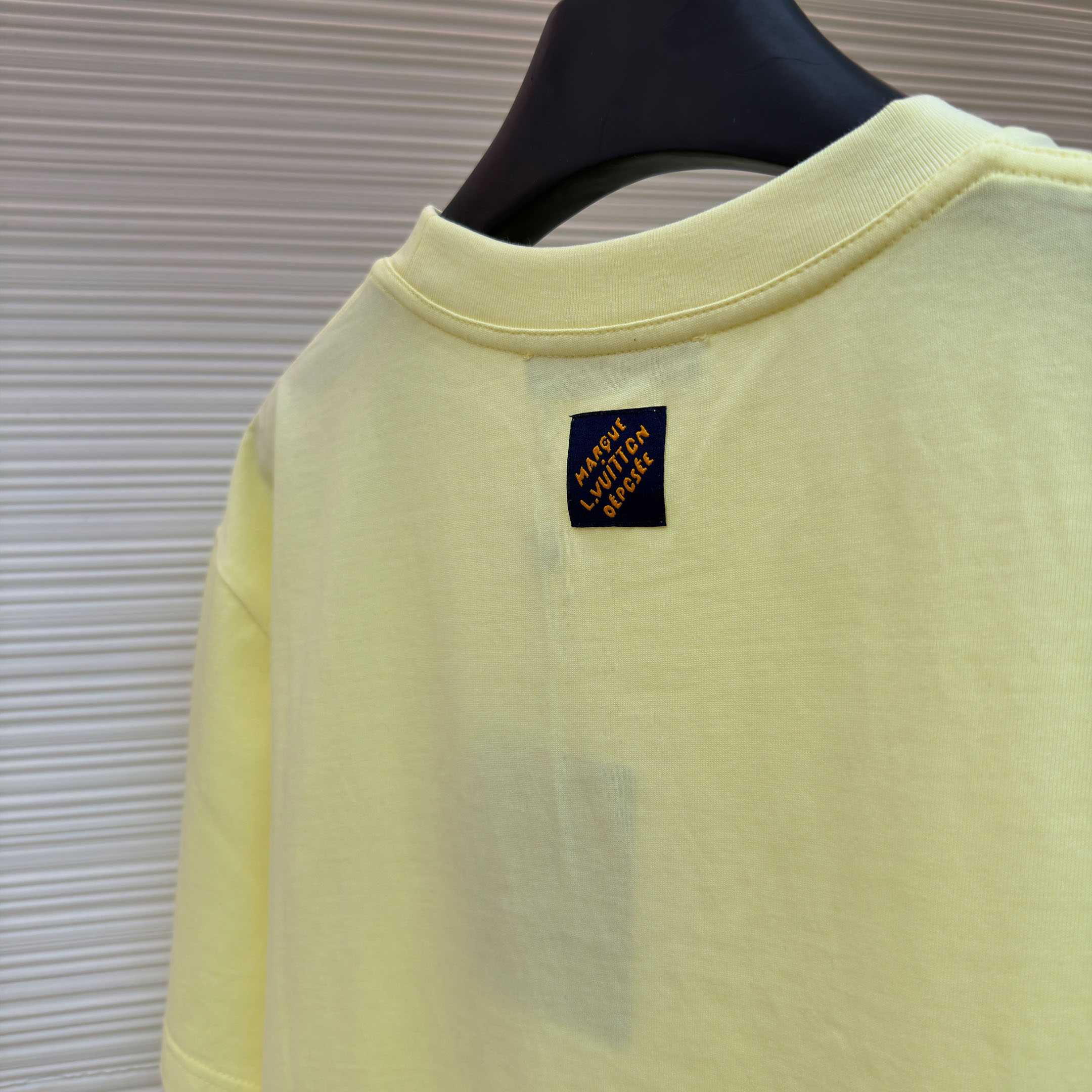 Louis Vuitton Embroidered Signature Short-Sleeved T-Shirt 1AJWY7 - FashionPlug