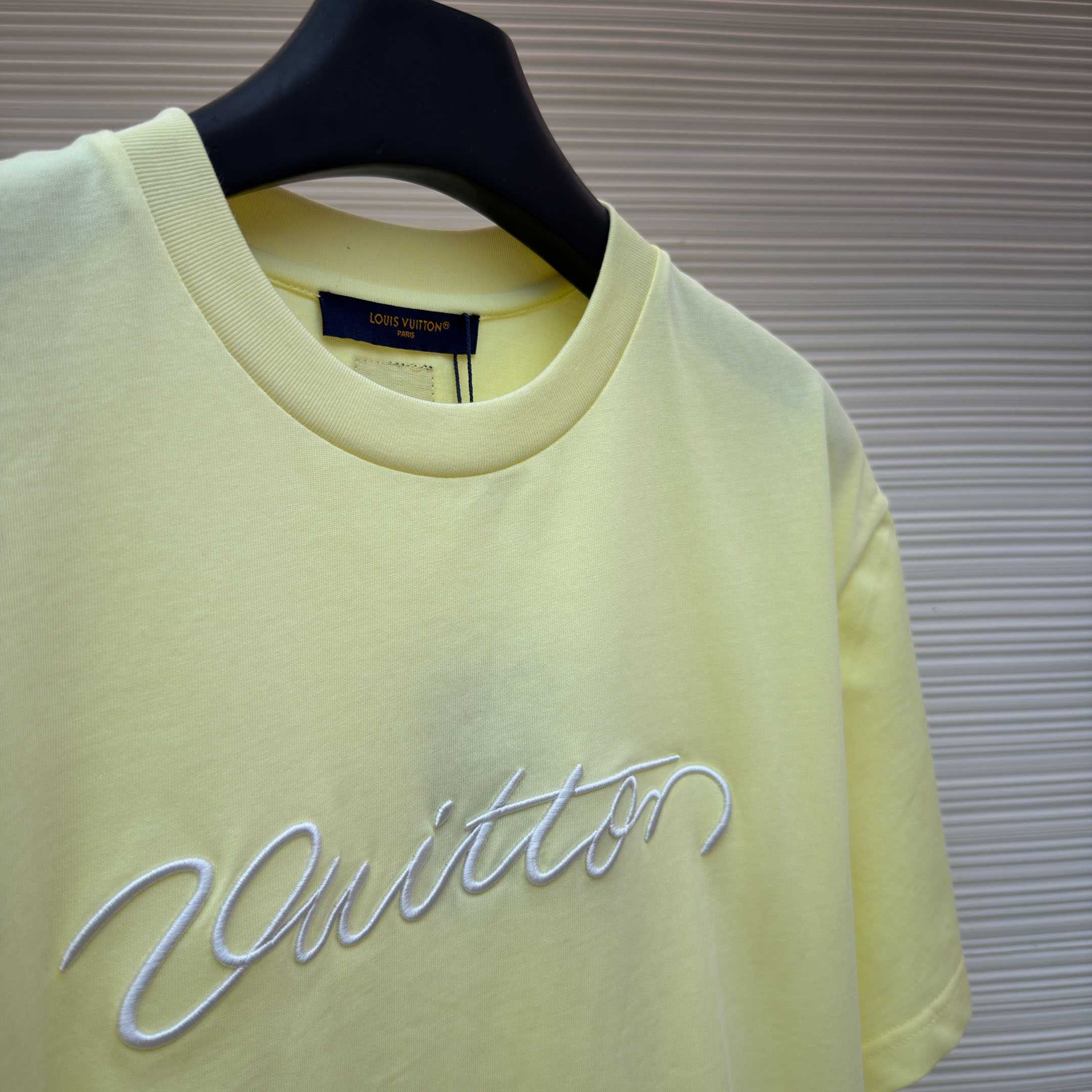 Louis Vuitton Embroidered Signature Short-Sleeved T-Shirt 1AJWY7 - FashionPlug