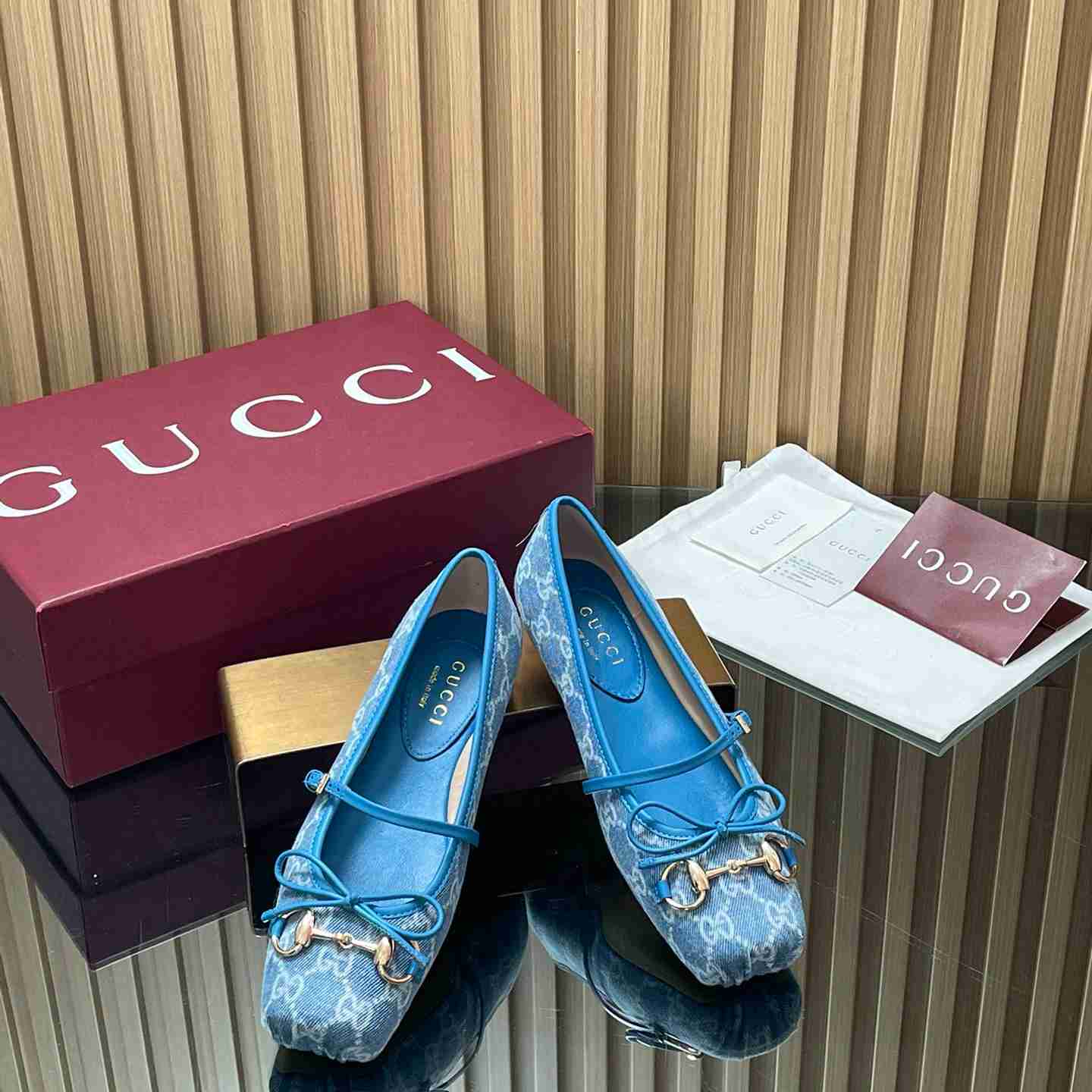Gucci Women's Gucci Horsebit Ballet Flat - FashionPlug
