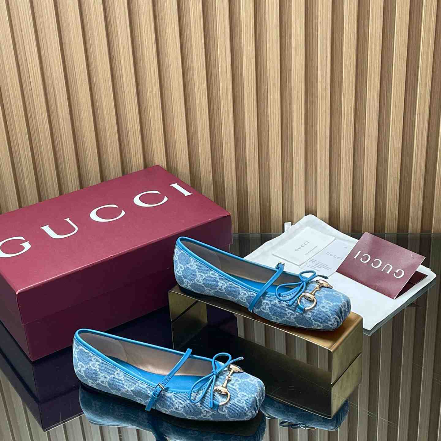 Gucci Women's Gucci Horsebit Ballet Flat - FashionPlug