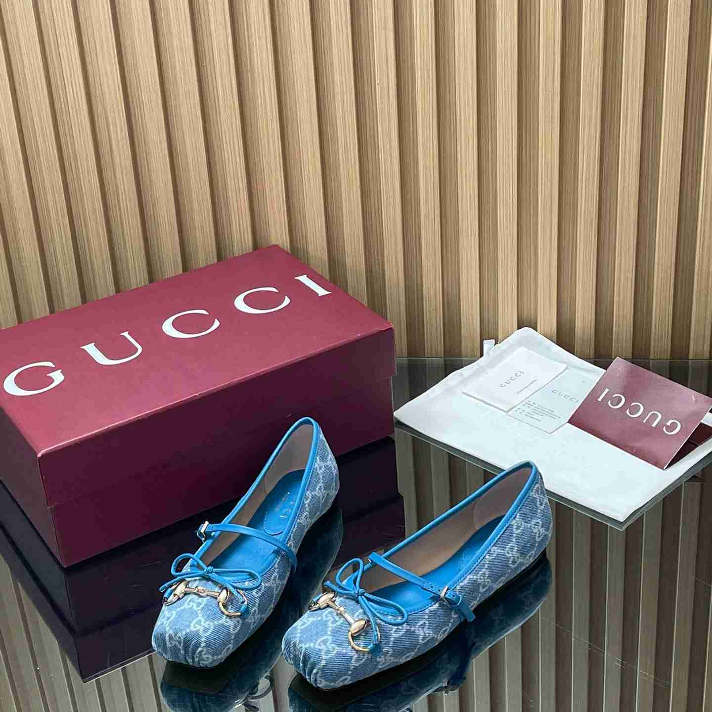 Gucci Women's Gucci Horsebit Ballet Flat - FashionPlug