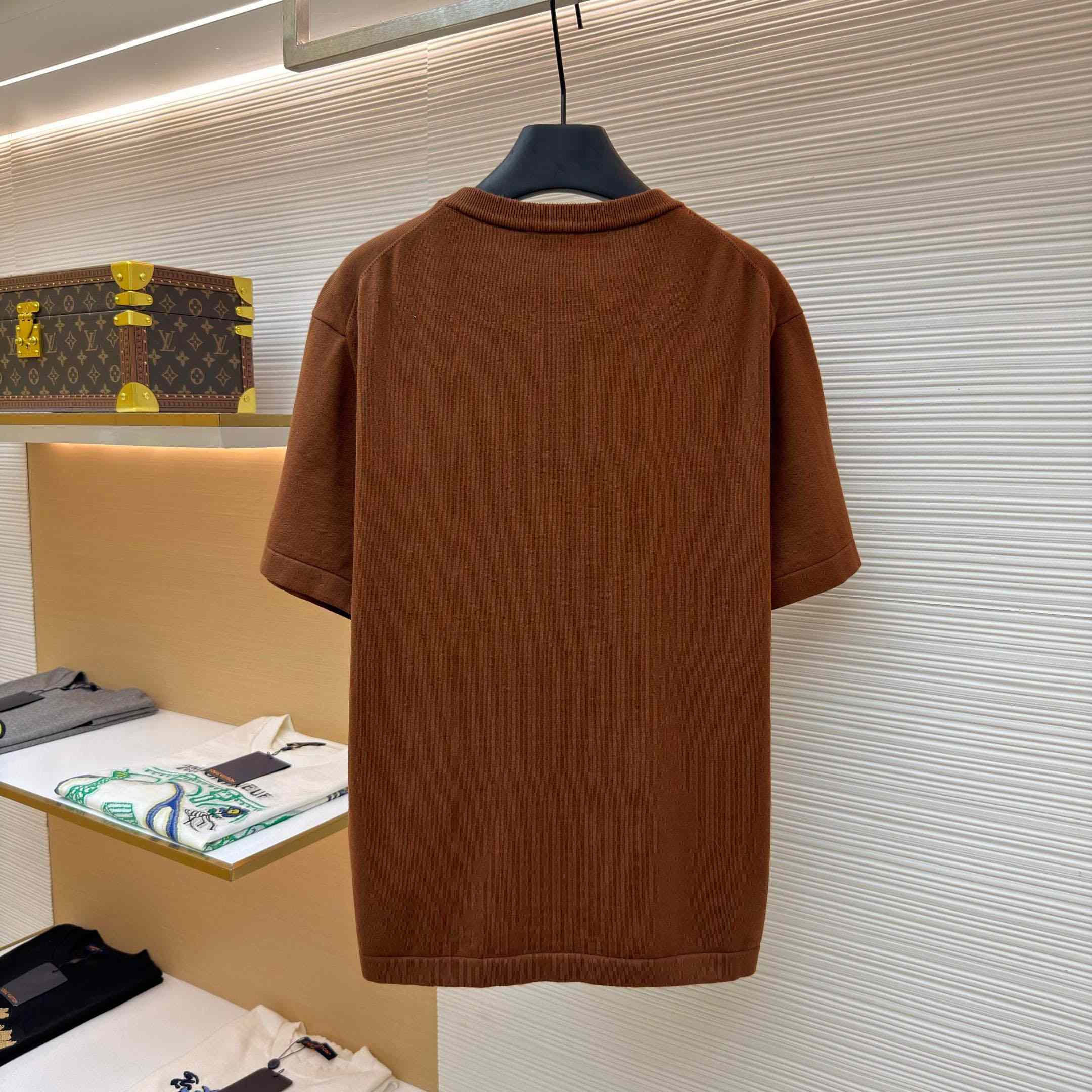 Louis Vuitton Short-Sleeved Crewneck With Signature 1AK714 - FashionPlug