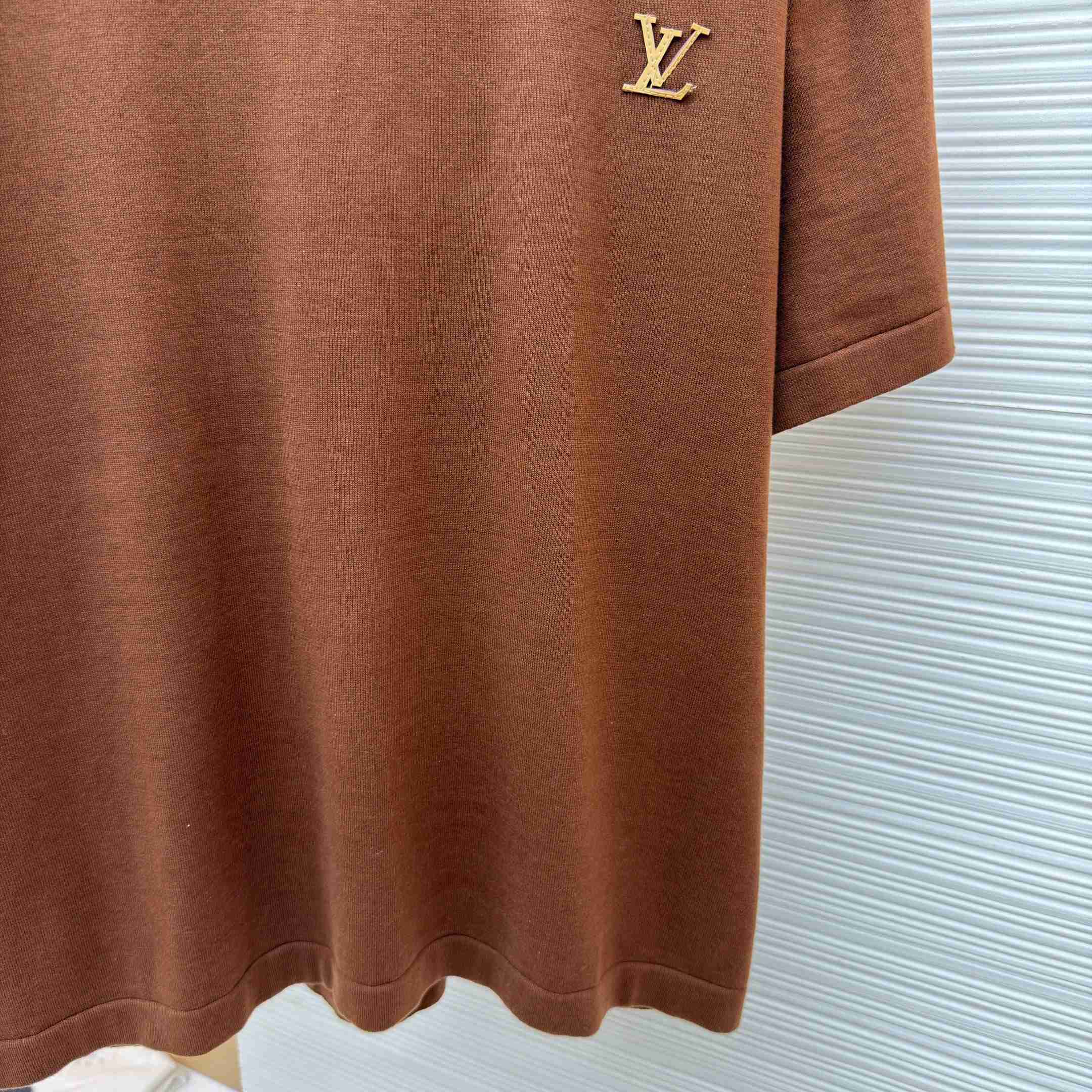 Louis Vuitton Short-Sleeved Crewneck With Signature 1AK714 - FashionPlug