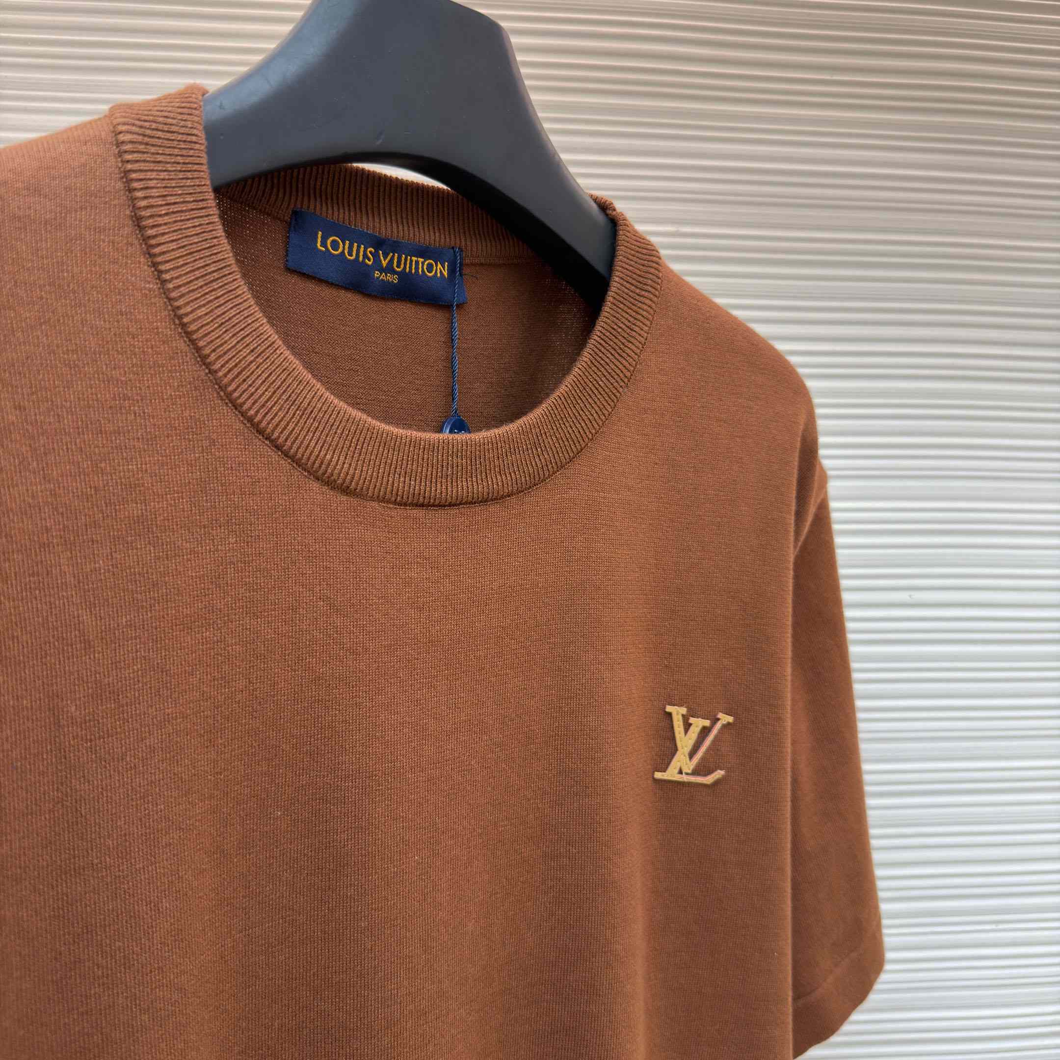 Louis Vuitton Short-Sleeved Crewneck With Signature 1AK714 - FashionPlug