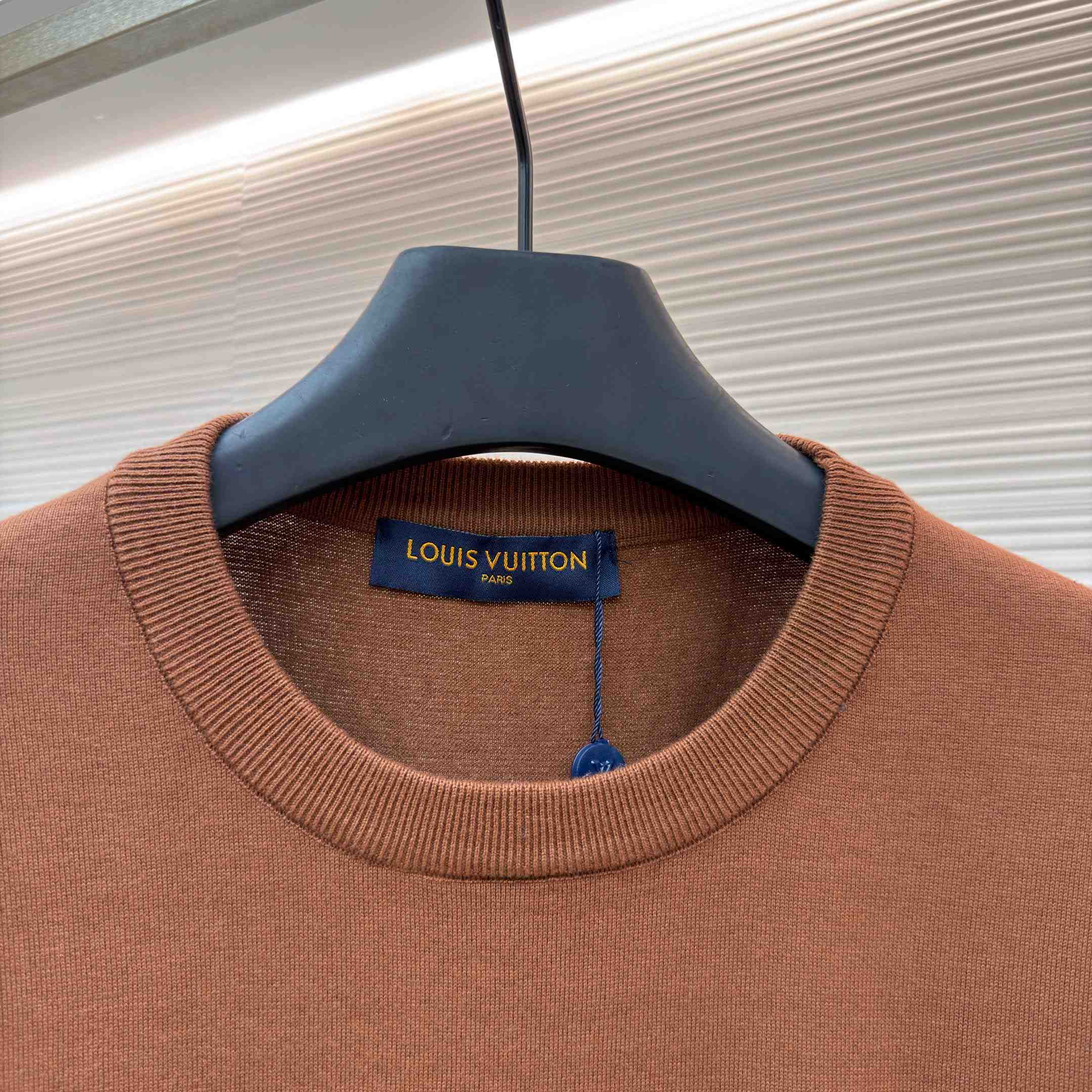 Louis Vuitton Short-Sleeved Crewneck With Signature 1AK714 - FashionPlug