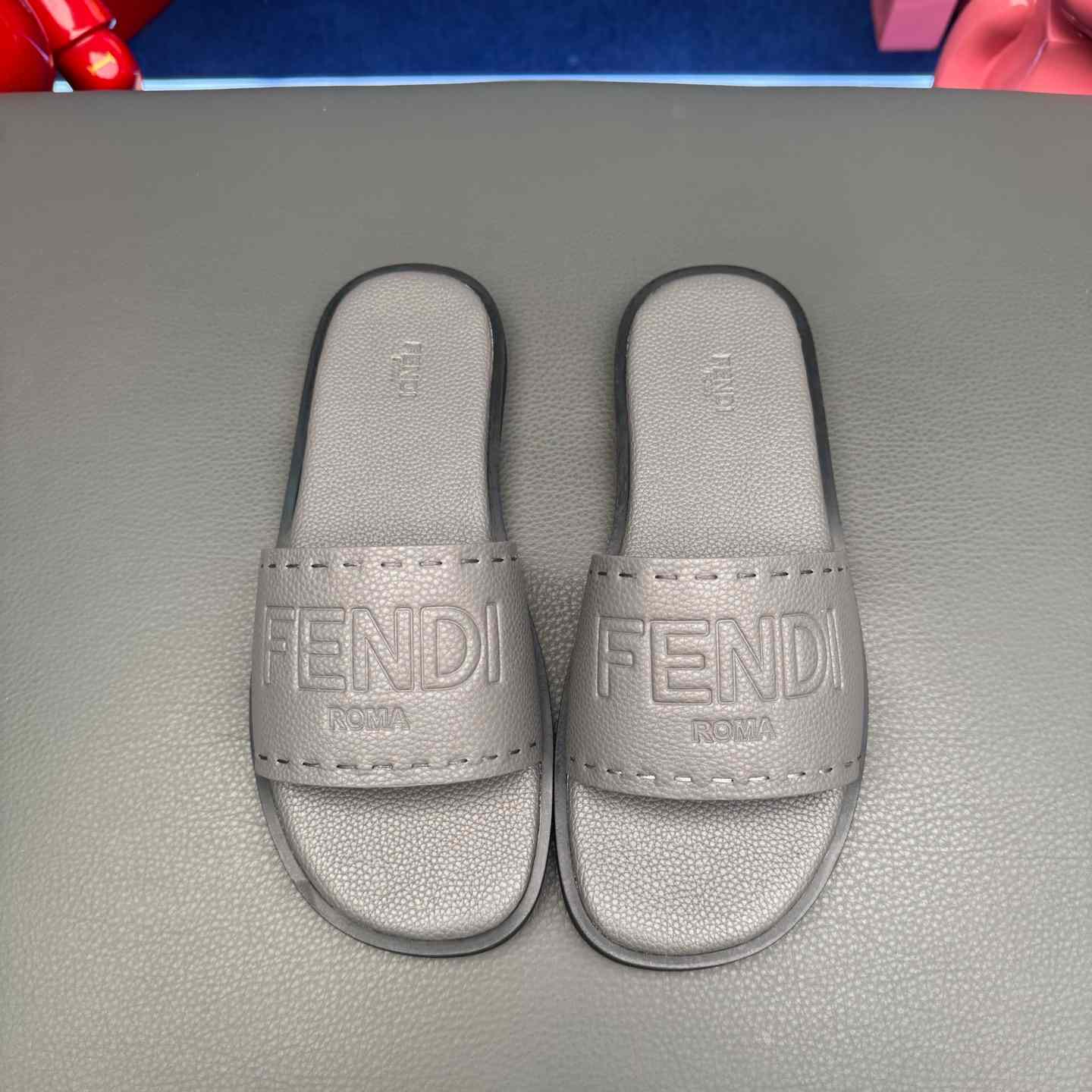 Fendi Roma Embossed-Logo Leather Sandals - FashionPlug
