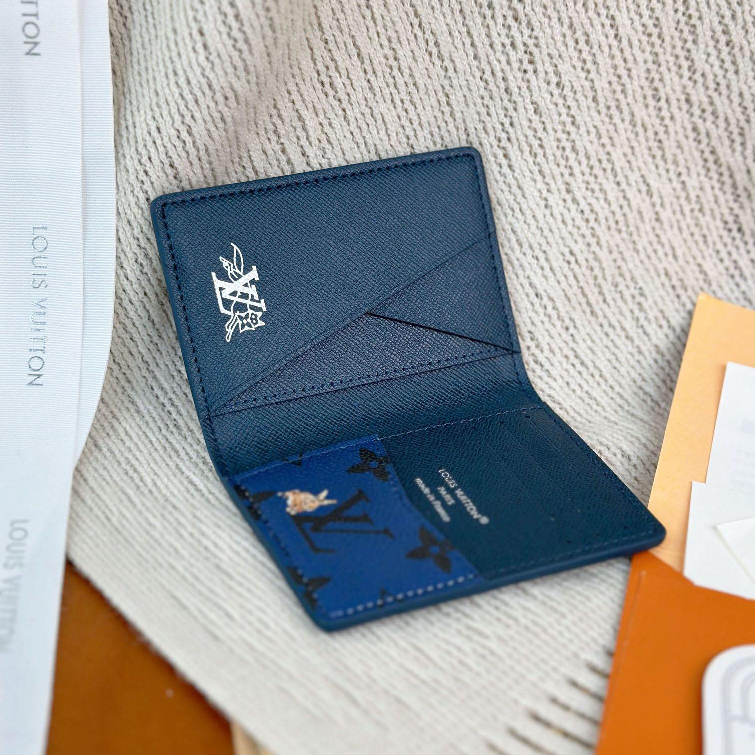 Louis Vuitton Passport Cover  M27052 - FashionPlug