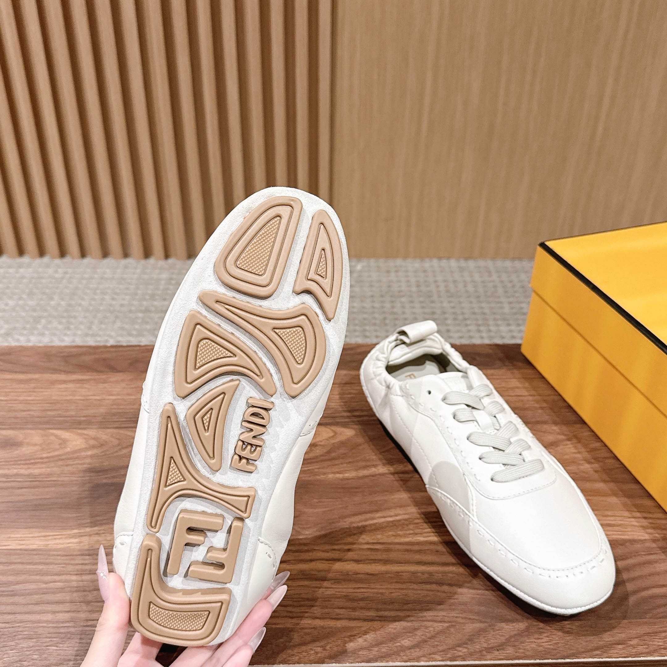 Fendi White Leather Low-Tops Sneakers - FashionPlug