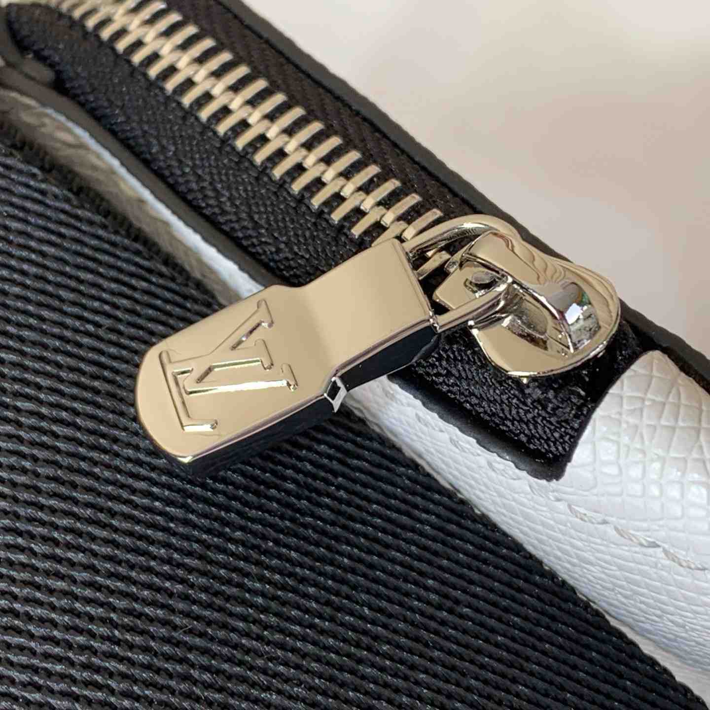 Louis Vuitton Avenue Slingbag PM   M28397 - FashionPlug