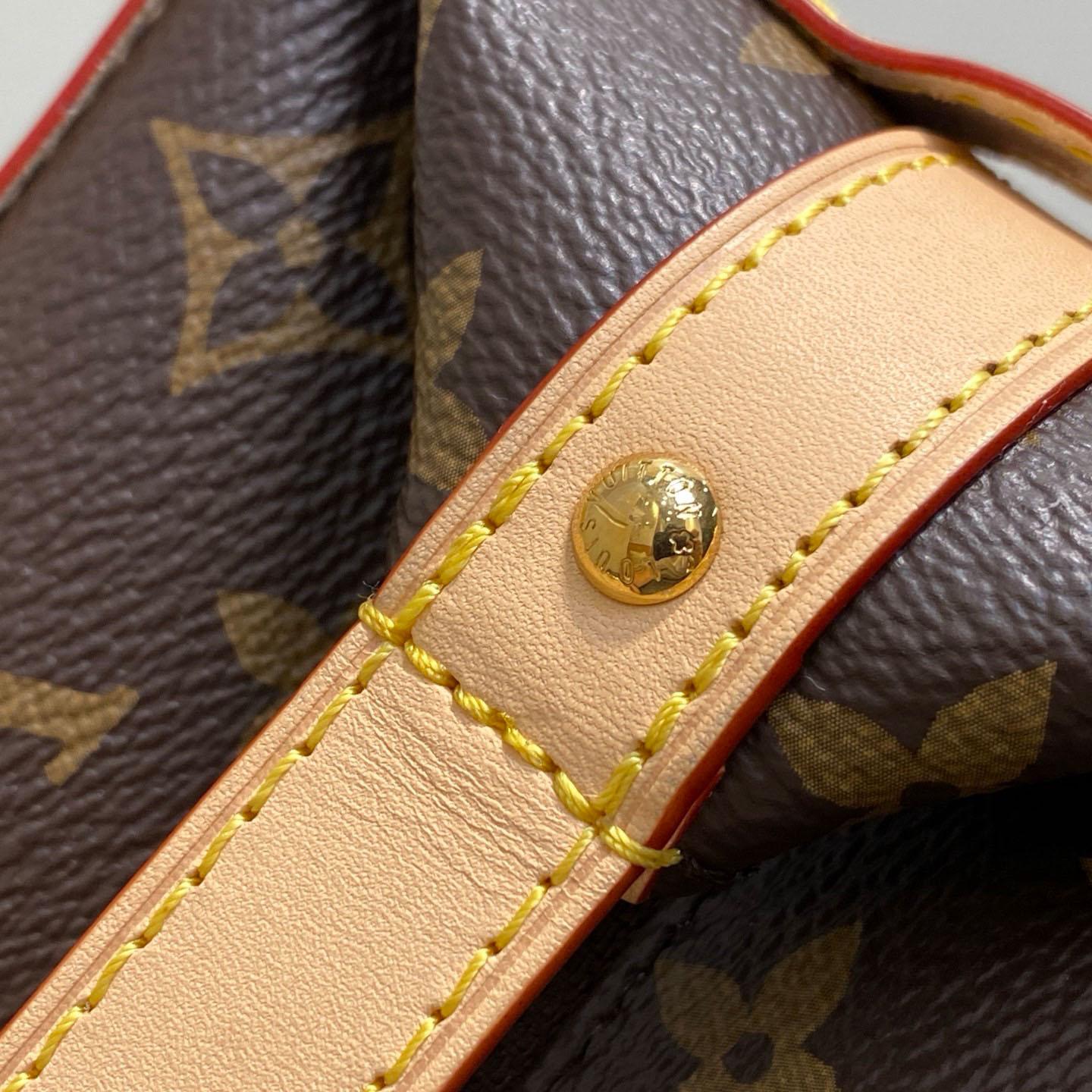 Louis Vuitton Cruiser Toiletry Bag M15350 - FashionPlug