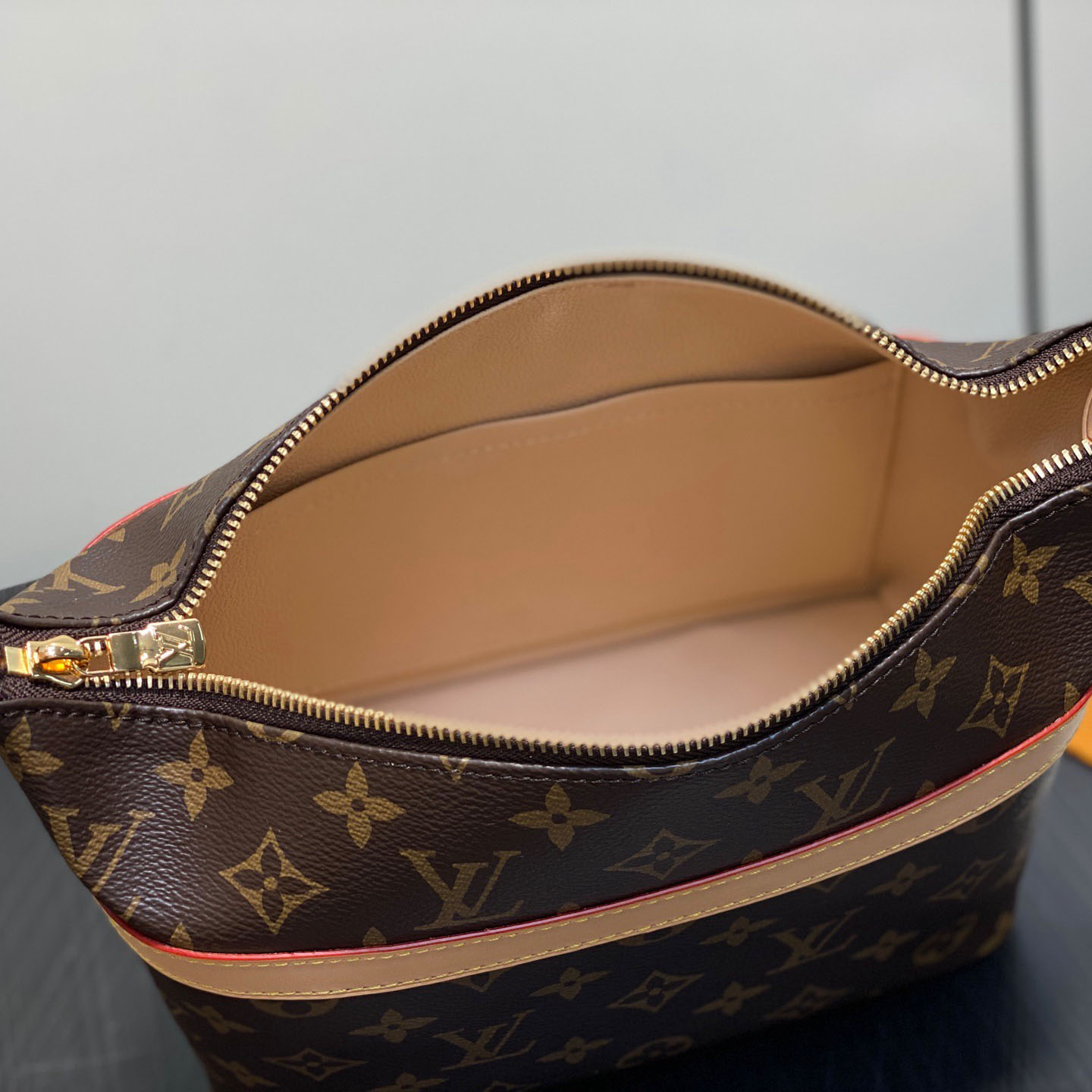 Louis Vuitton Cruiser Toiletry Bag M15350 - FashionPlug