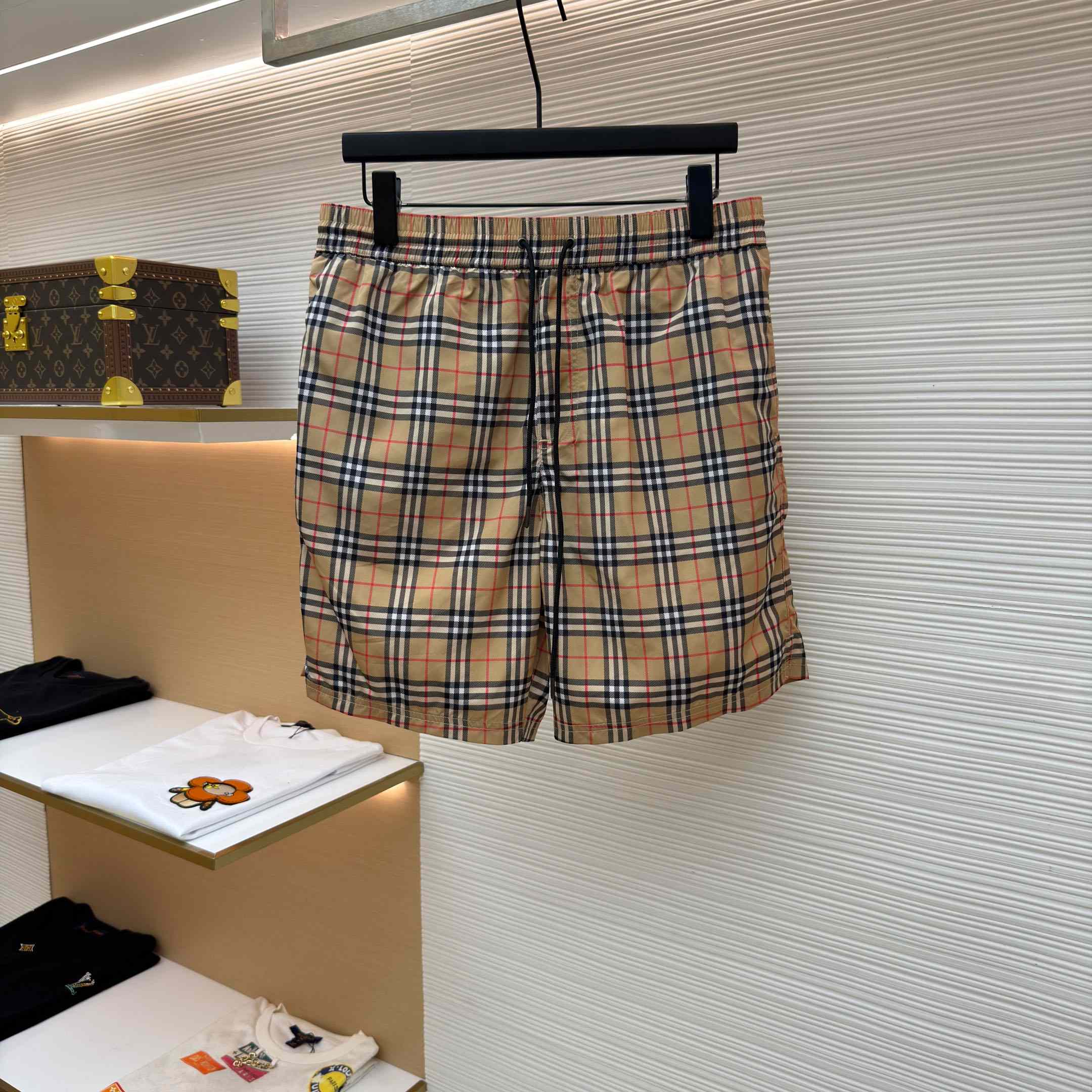 Burberry Vintage Check Short - FashionPlug