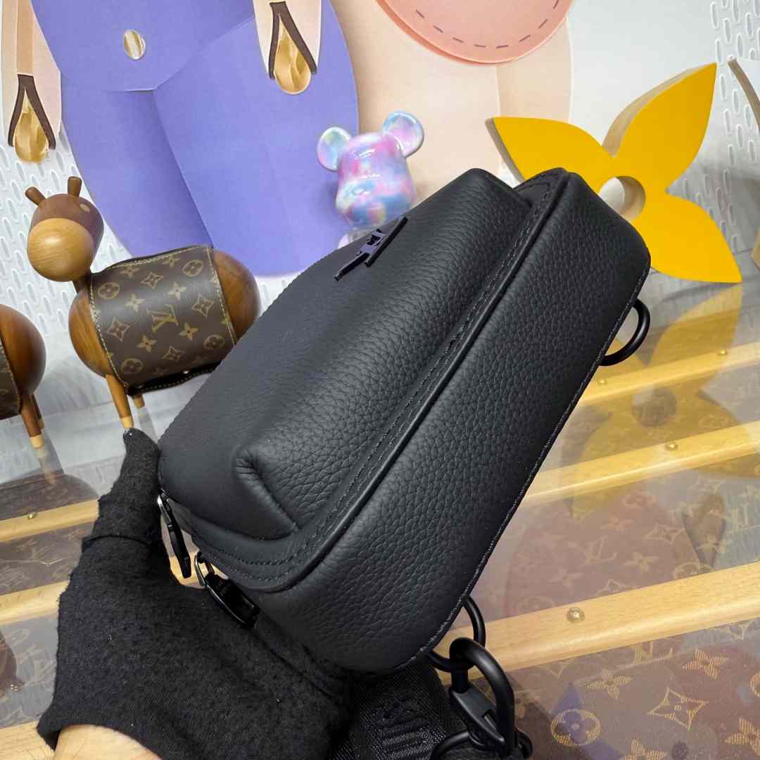 Louis Vuitton Avenue Slingbag PM   M15255 - FashionPlug