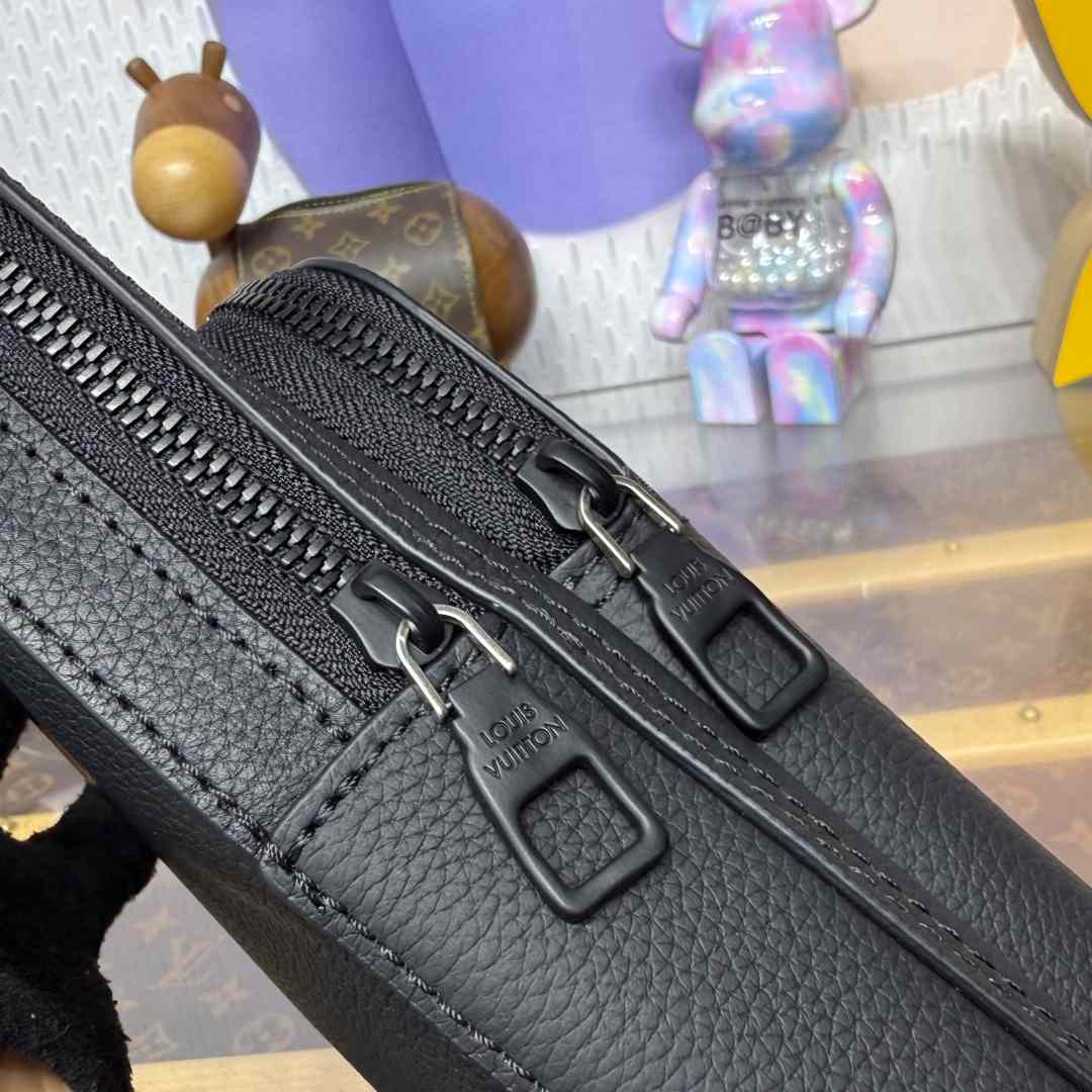 Louis Vuitton Avenue Slingbag PM   M15255 - FashionPlug