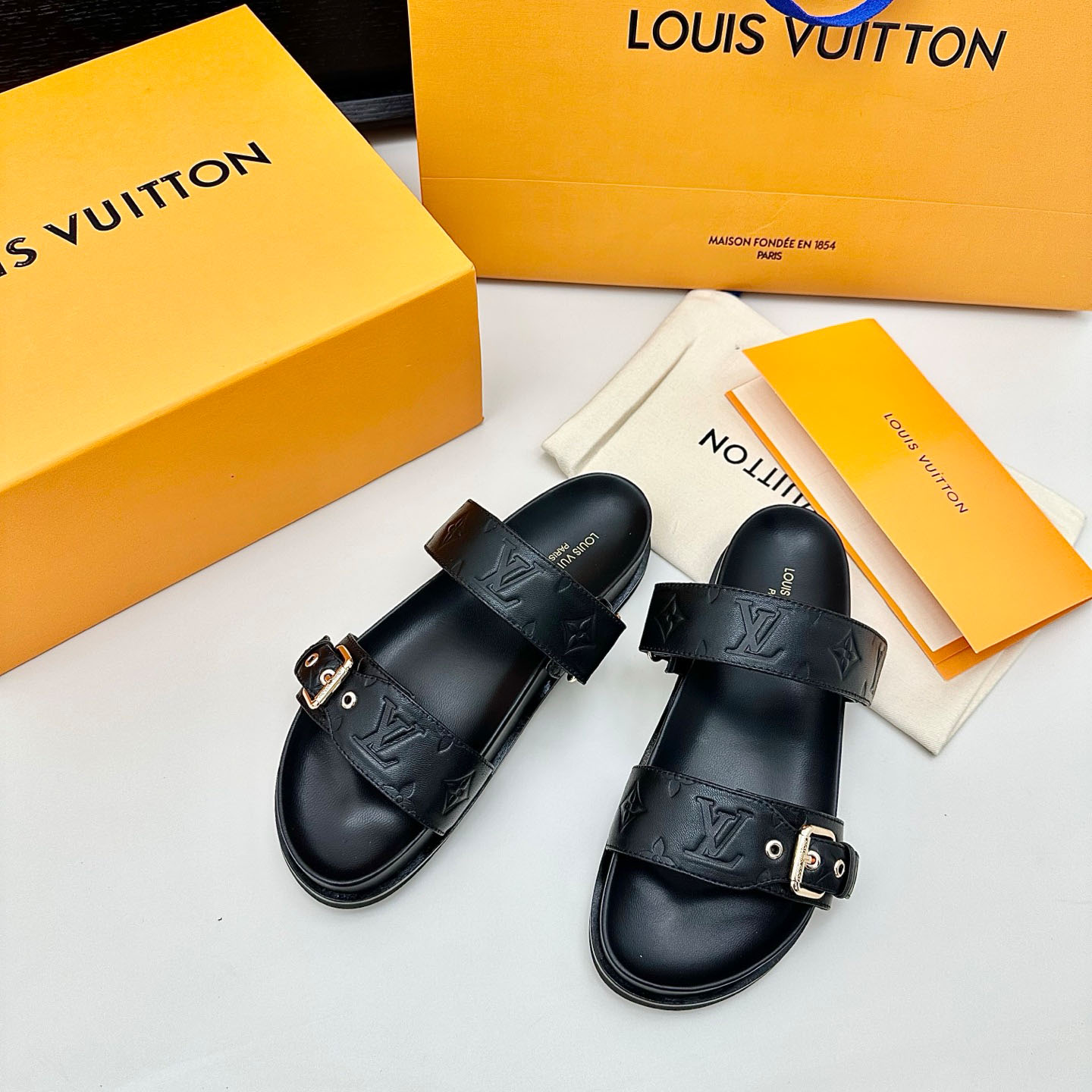 Louis Vuitton Bom Dia Flat Comfort Mule 1ABVNF - FashionPlug