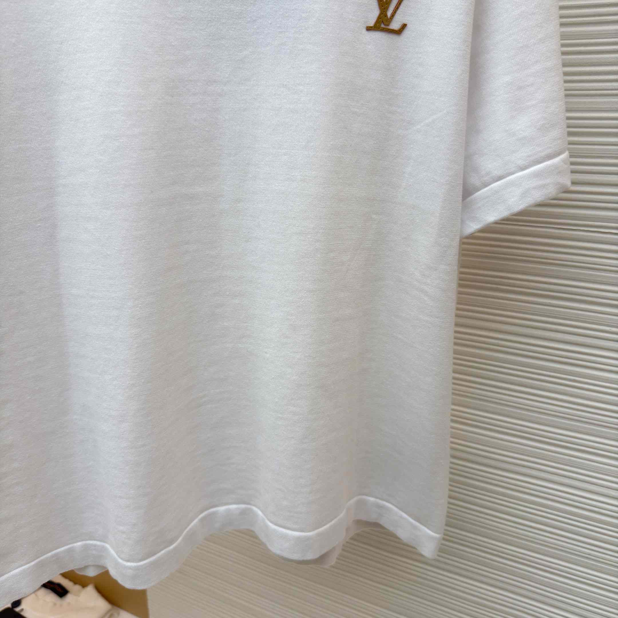 Louis Vuitton Short-Sleeved Crewneck With Signature 1AK70O - FashionPlug