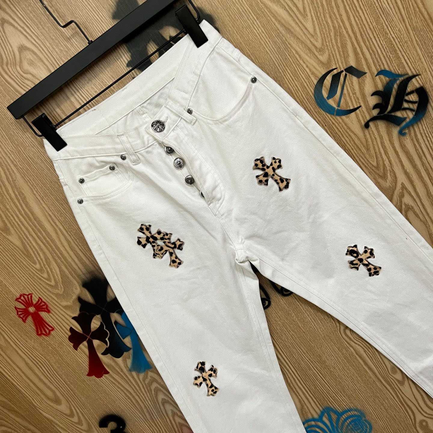 Chrome Hearts Levi's 501 Leopard Cross Patch White Jeans - FashionPlug