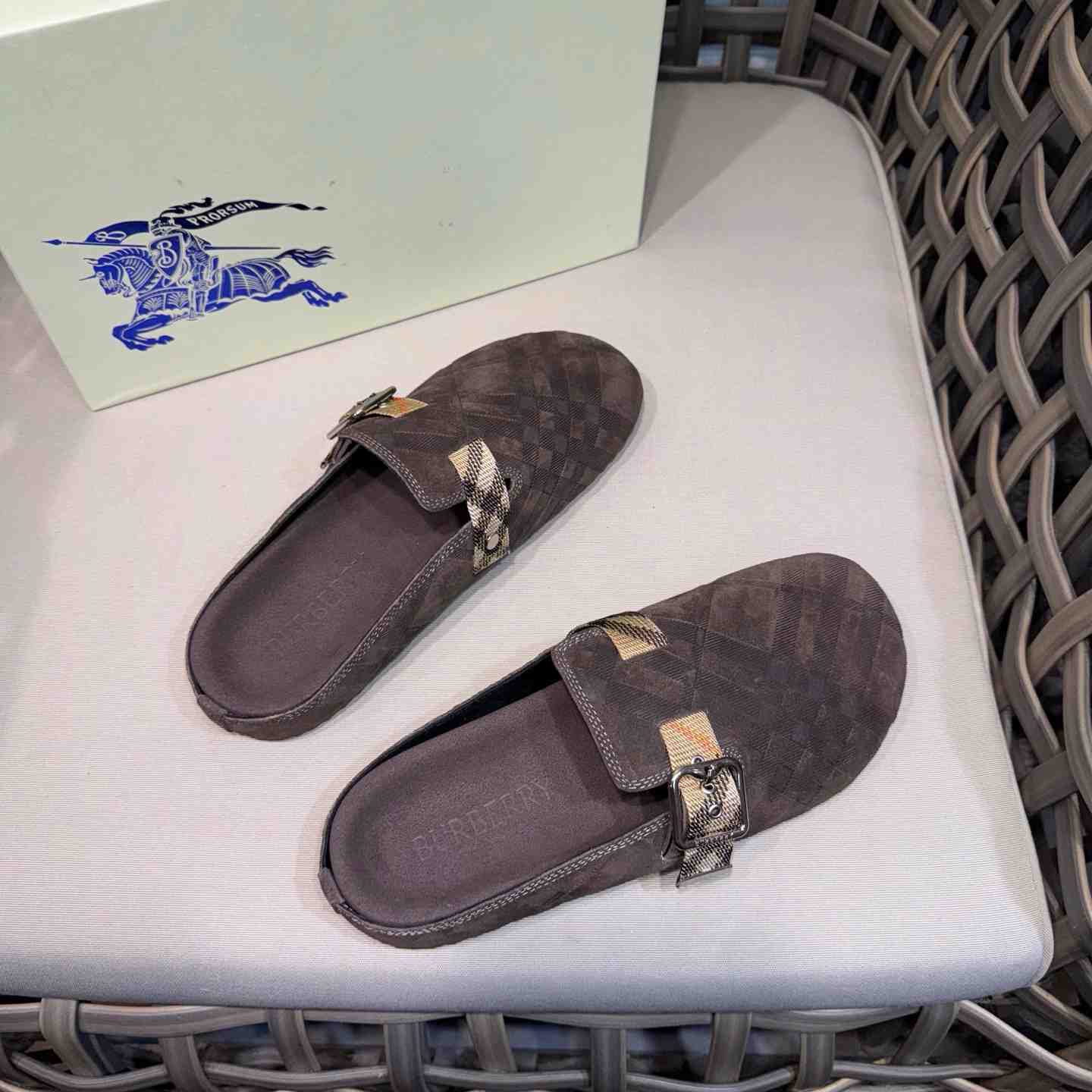 Burberry Suede Urchin Clogs - FashionPlug