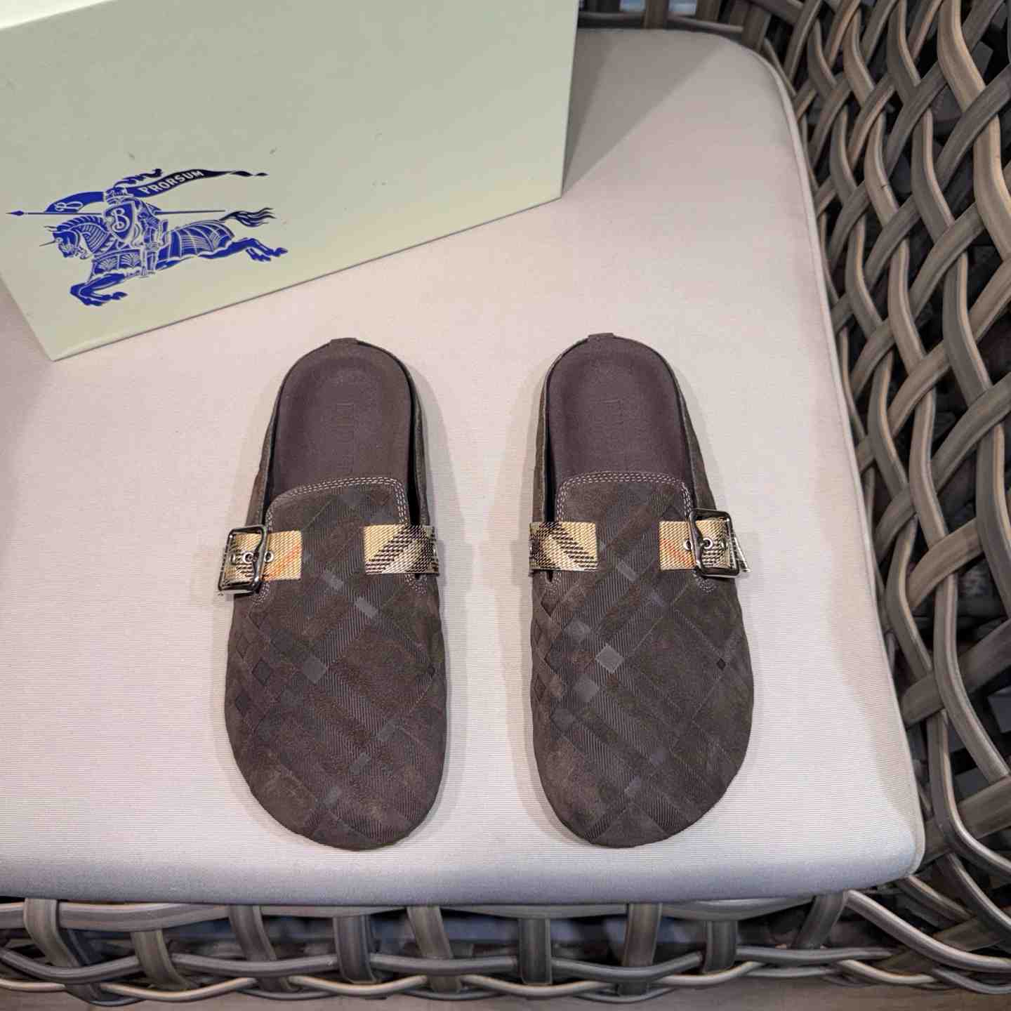 Burberry Suede Urchin Clogs - FashionPlug