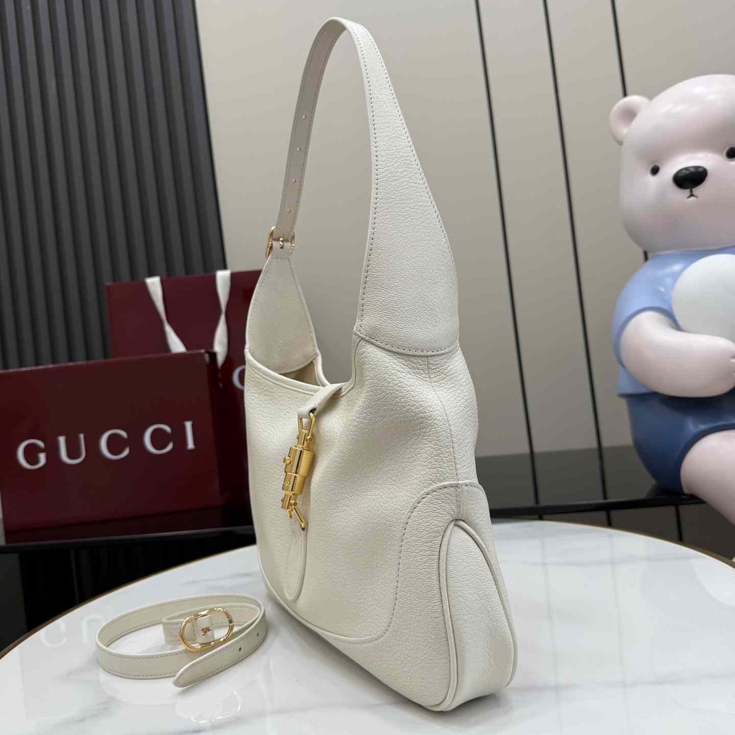 Gucci Jackie 1961 Medium Shoulder Bag 863136 - FashionPlug