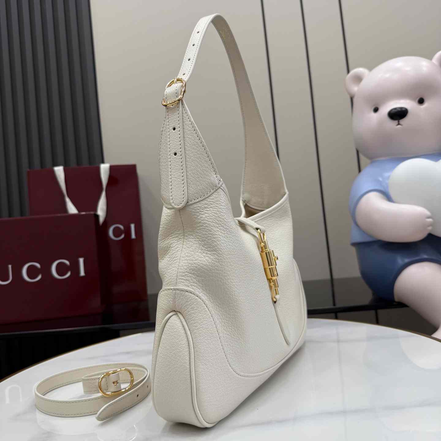 Gucci Jackie 1961 Medium Shoulder Bag 863136 - FashionPlug