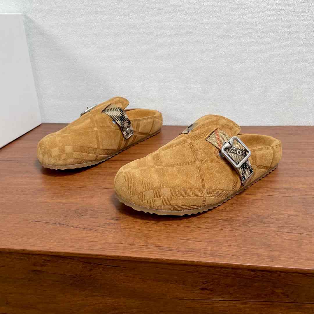 Burberry Suede Urchin Clogs - FashionPlug