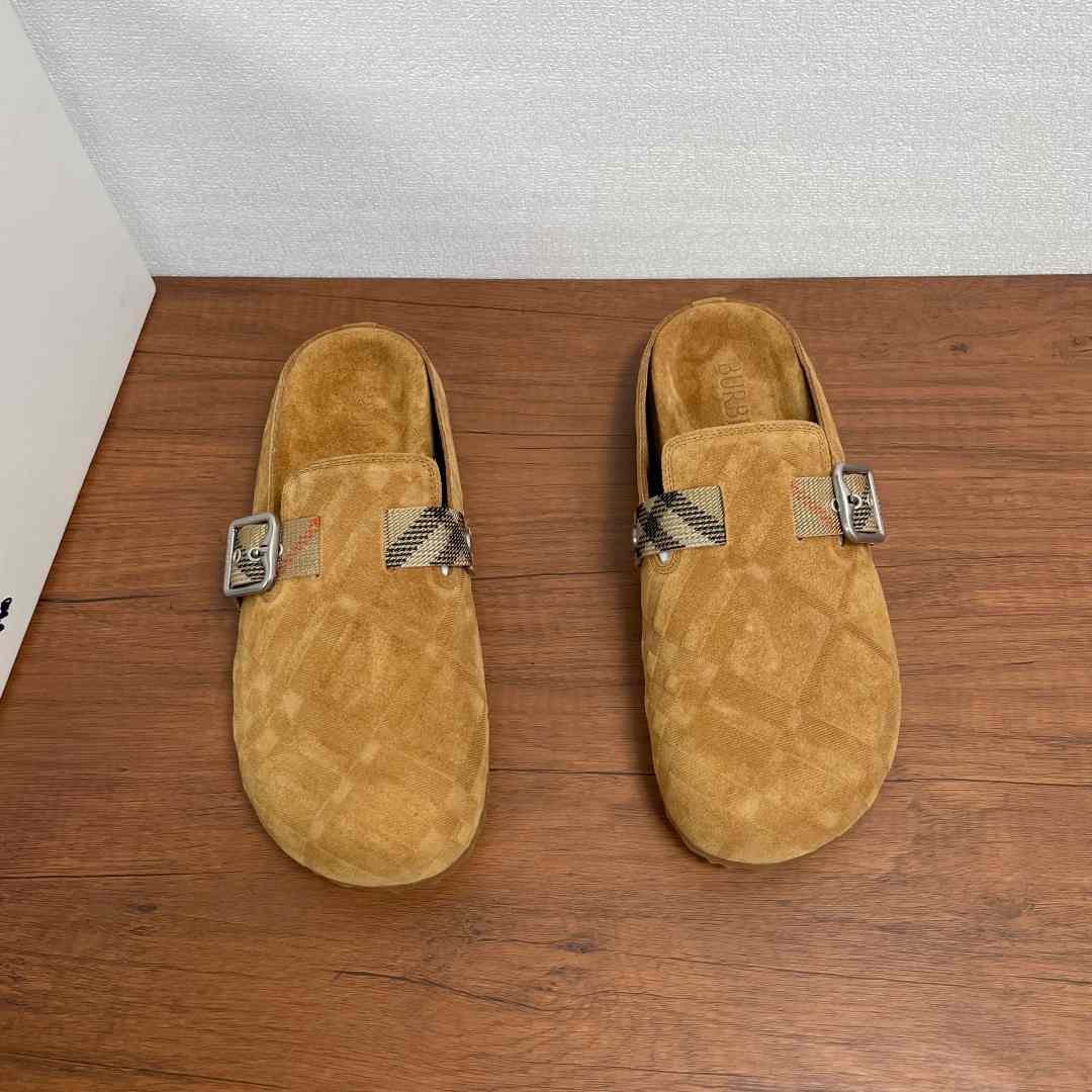 Burberry Suede Urchin Clogs - FashionPlug