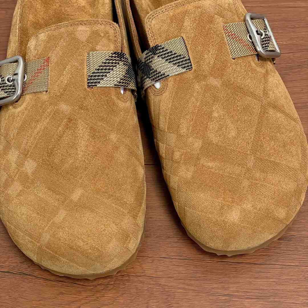 Burberry Suede Urchin Clogs - FashionPlug