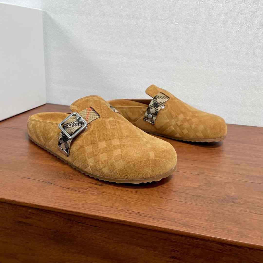 Burberry Suede Urchin Clogs - FashionPlug