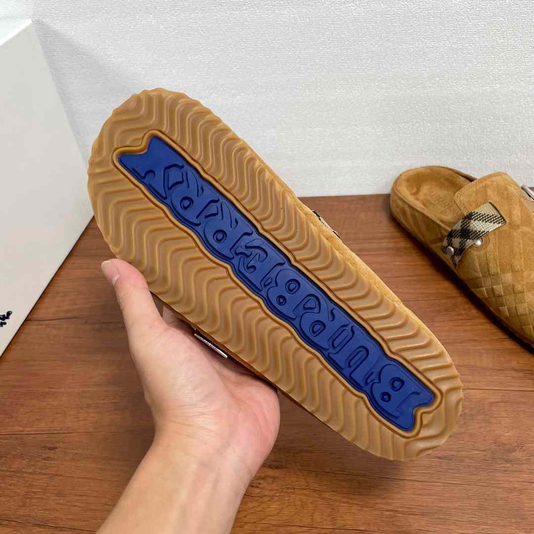 Burberry Suede Urchin Clogs - FashionPlug