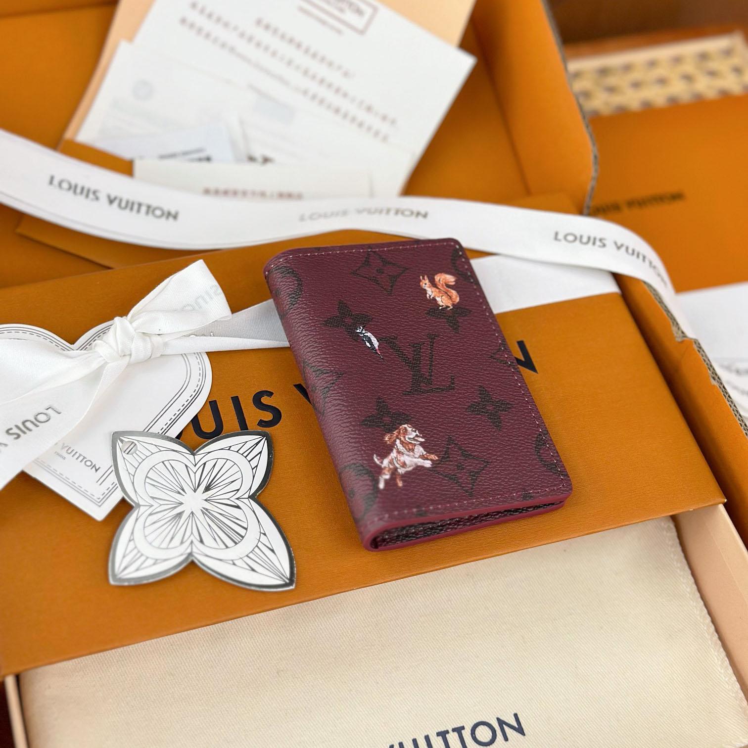 Louis Vuitton Passport Cover  M27021 - FashionPlug