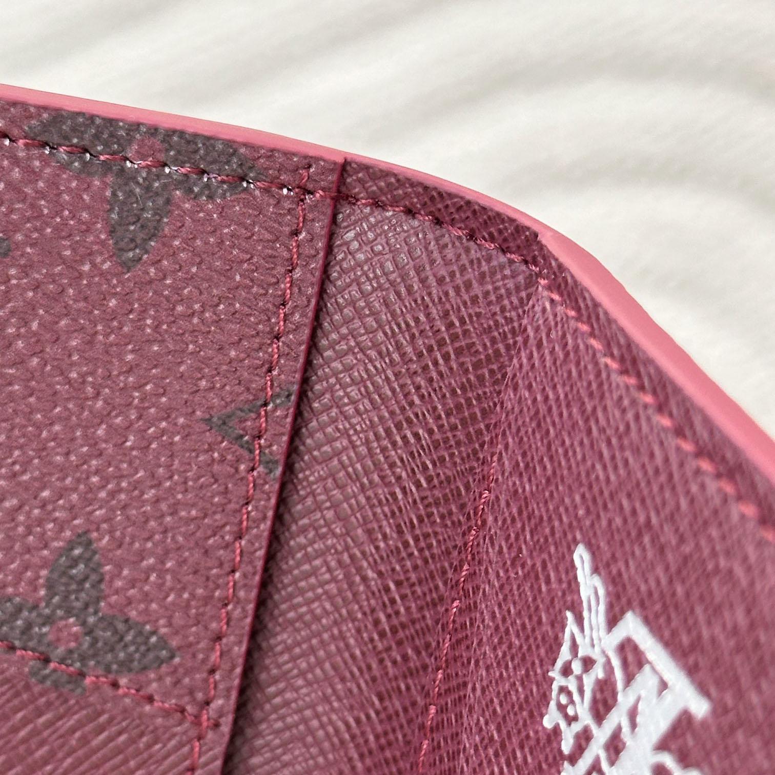 Louis Vuitton Passport Cover  M27021 - FashionPlug