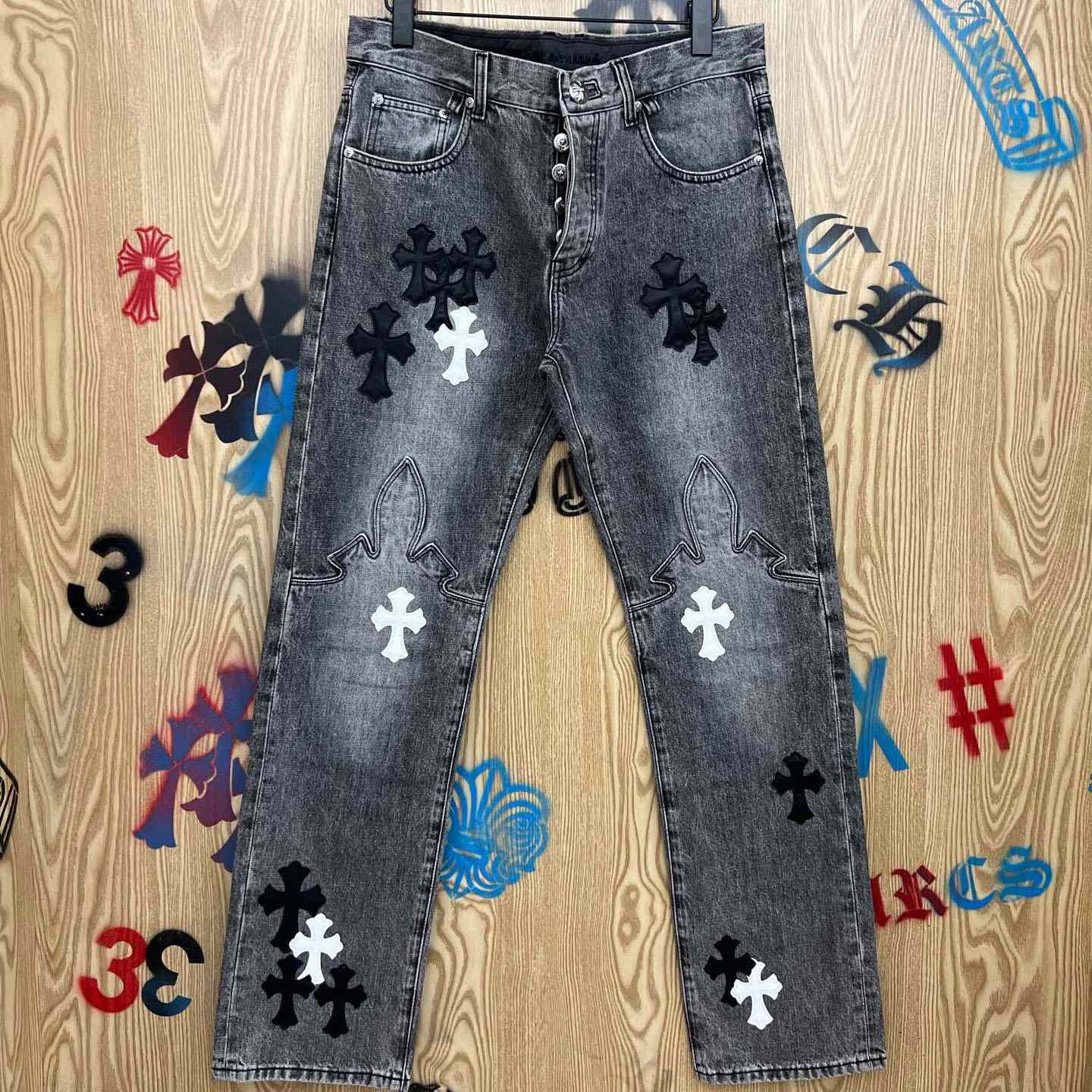 Chrome Hearts Cross Patch Fleur Knee Jeans - FashionPlug