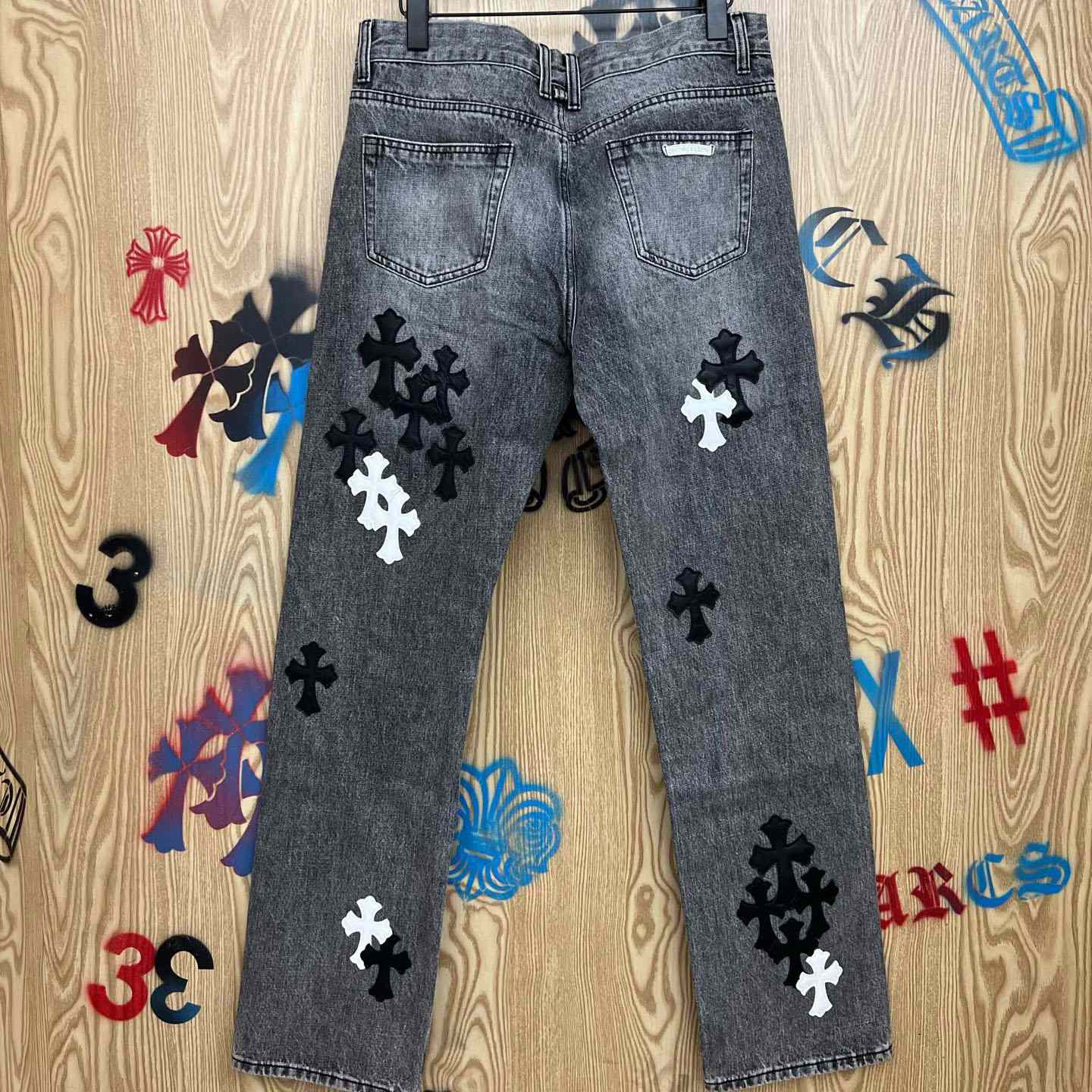 Chrome Hearts Cross Patch Fleur Knee Jeans - FashionPlug