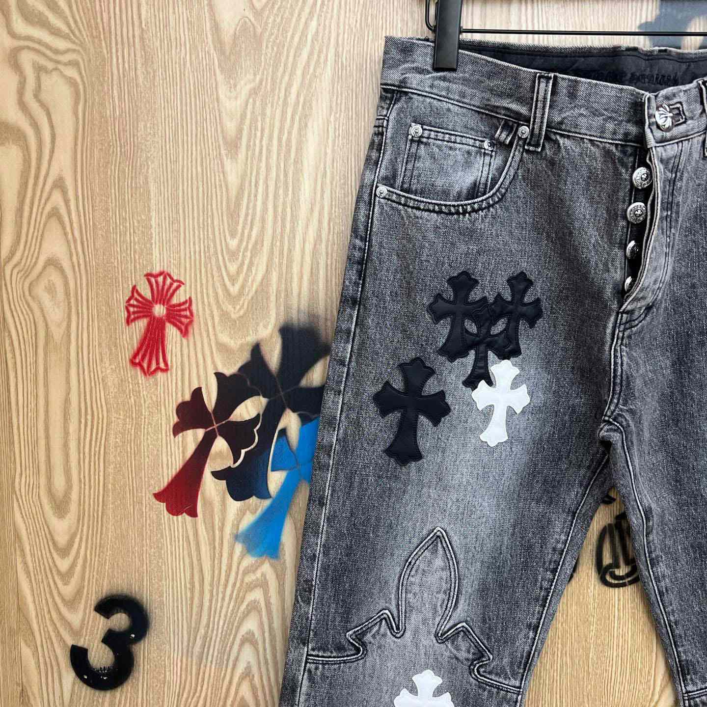 Chrome Hearts Cross Patch Fleur Knee Jeans - FashionPlug