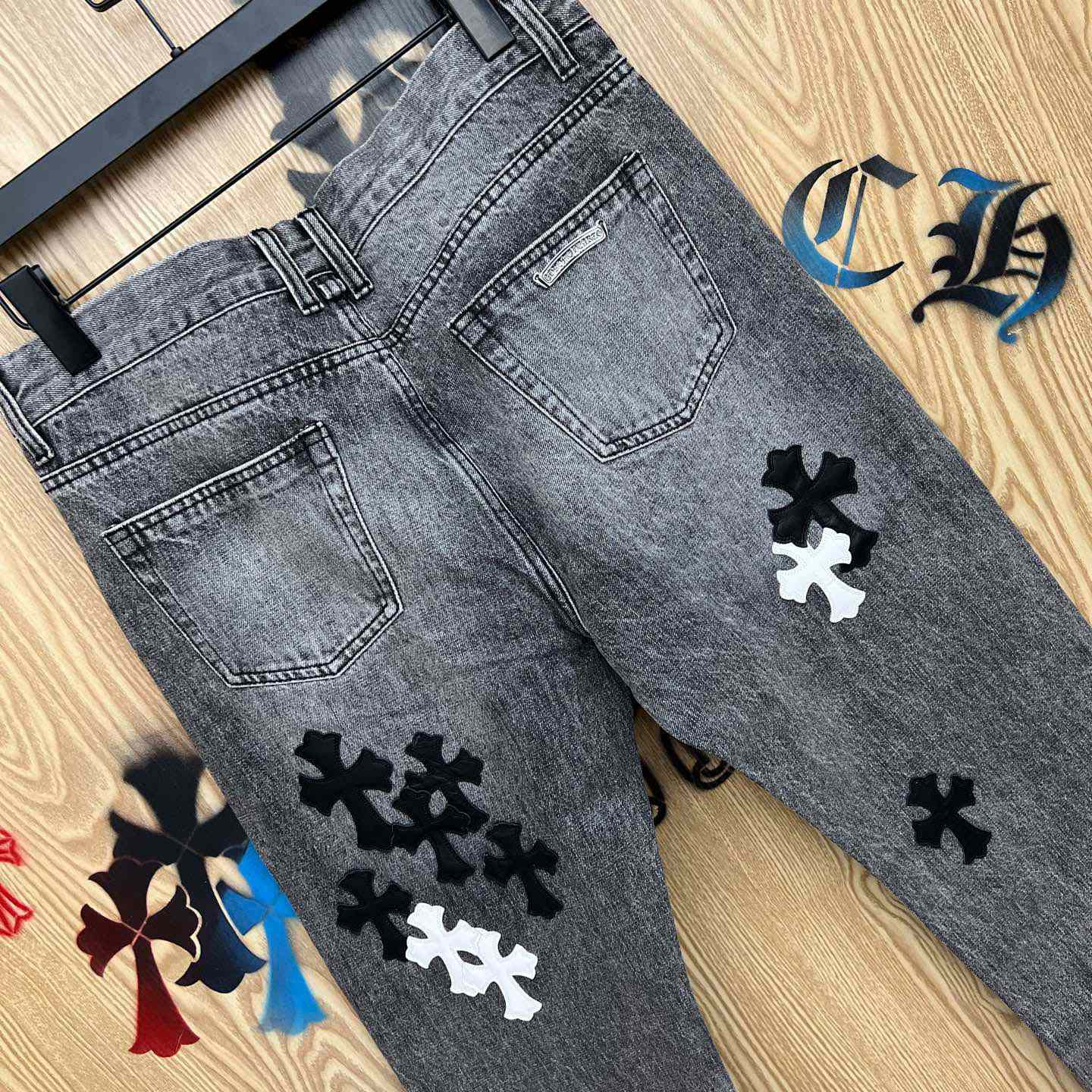 Chrome Hearts Cross Patch Fleur Knee Jeans - FashionPlug