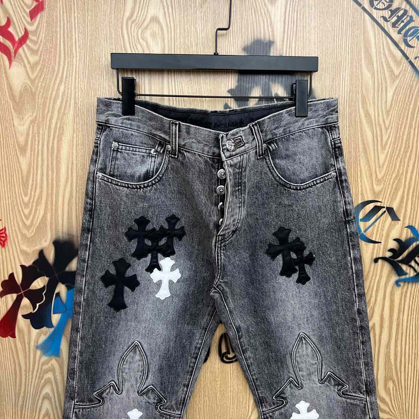 Chrome Hearts Cross Patch Fleur Knee Jeans - FashionPlug