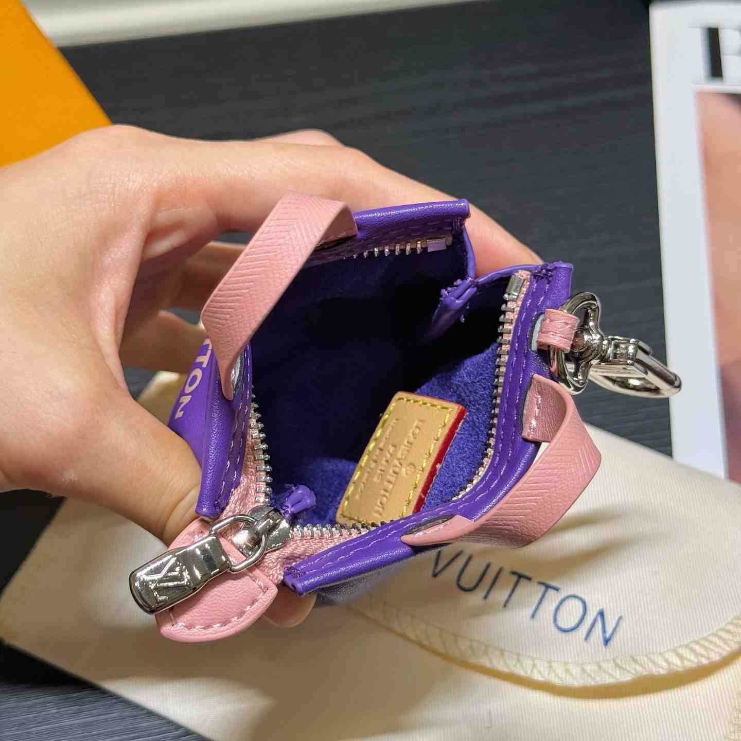 Louis Vuitton LV Mini Shopper Bag Charm M03121 - FashionPlug