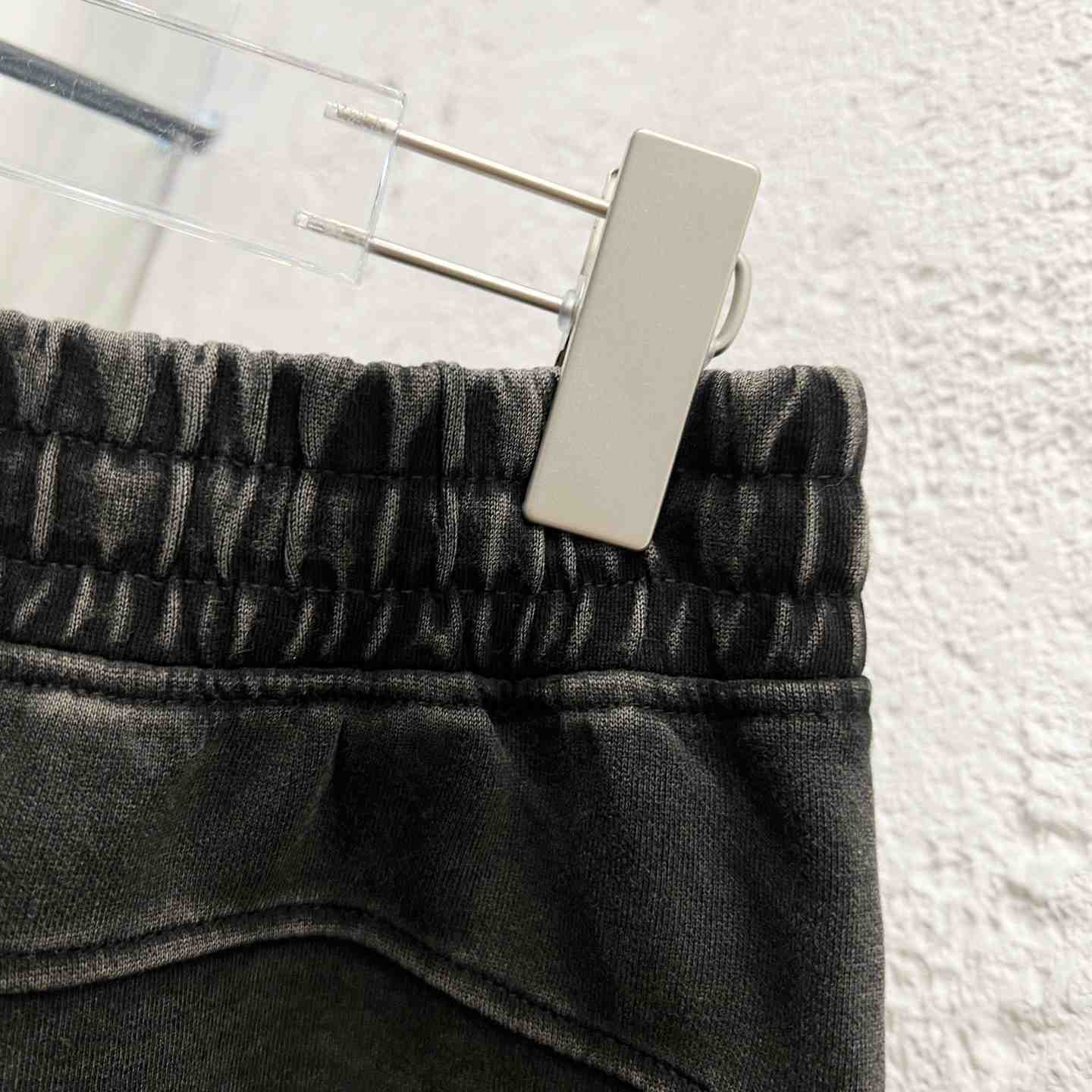 Louis Vuitton Shorts    - FashionPlug