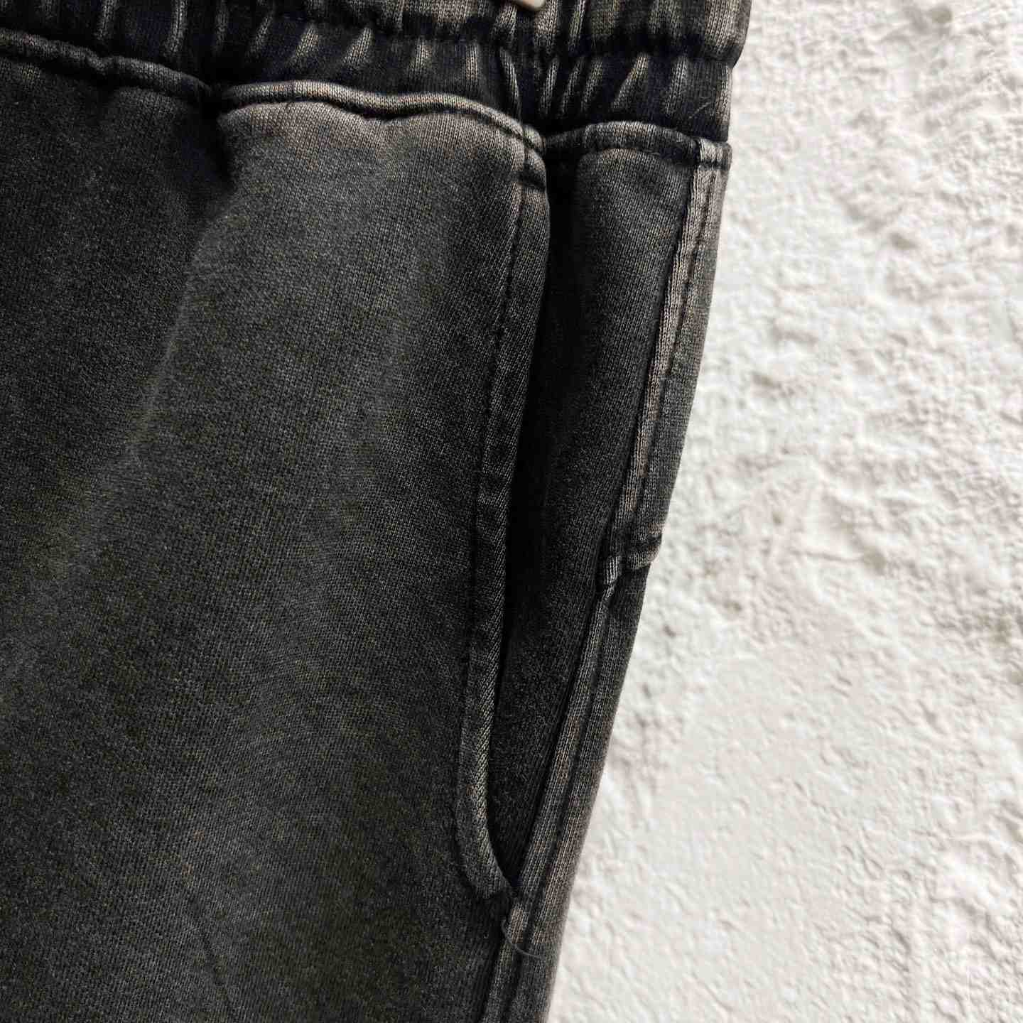 Louis Vuitton Shorts    - FashionPlug