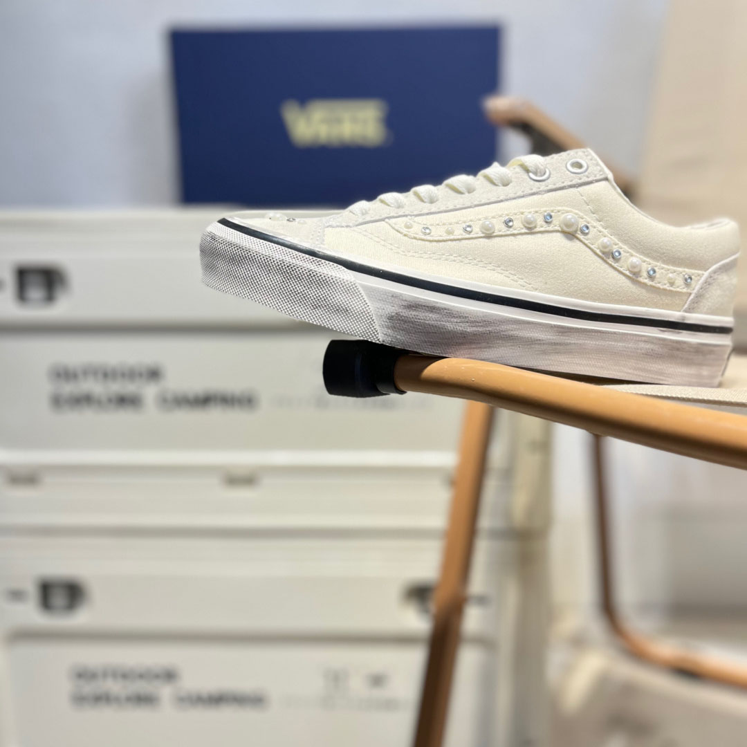 Vans Premium Old Skool Shoes - FashionPlug