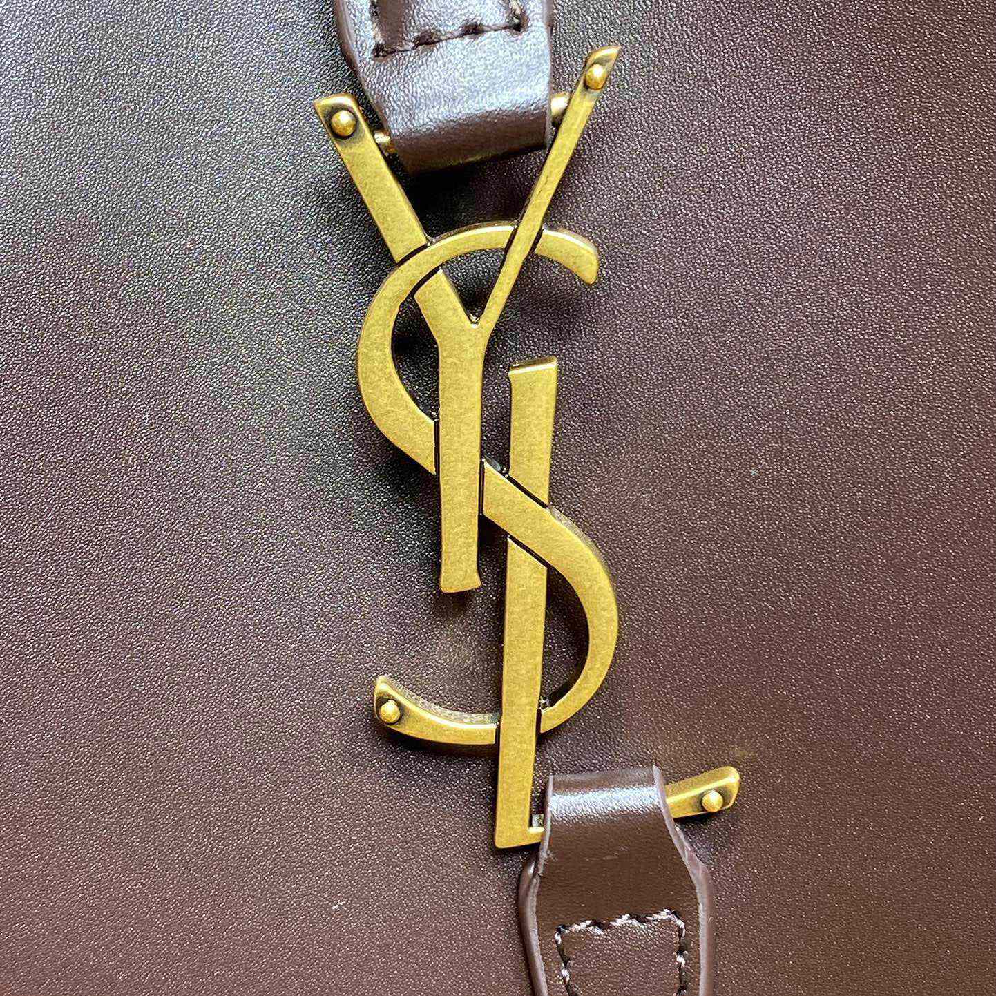 Saint Laurent Le 37 In Shiny Leather - FashionPlug