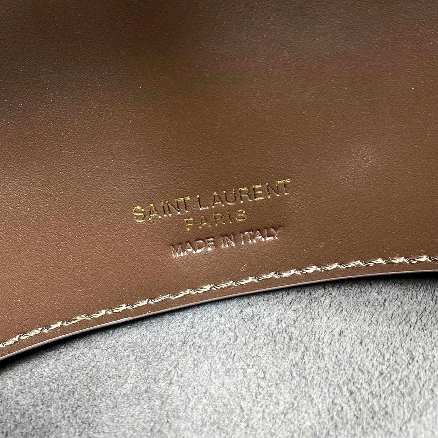 Saint Laurent Le 37 In Shiny Leather - FashionPlug