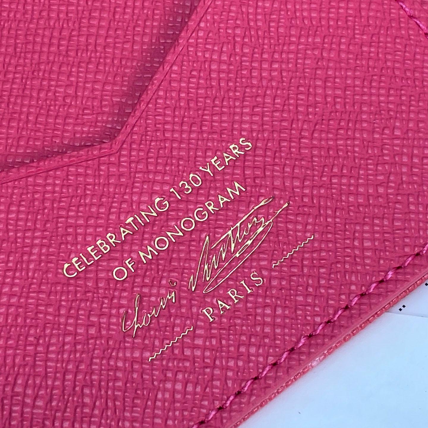 Louis Vuitton Passport Cover   M27615 - FashionPlug