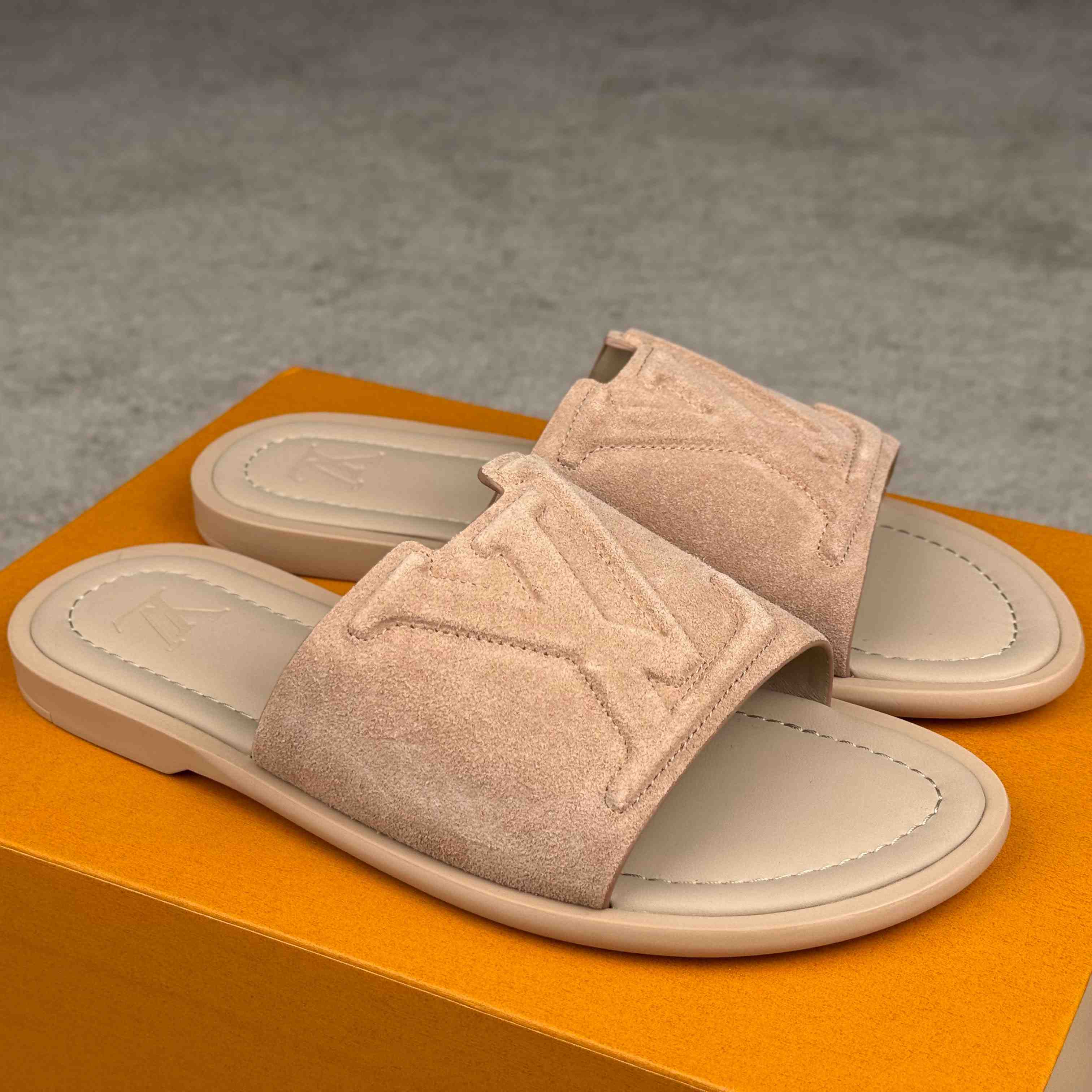Louis Vuitton LV Portofino Mule   1AIZSS - FashionPlug