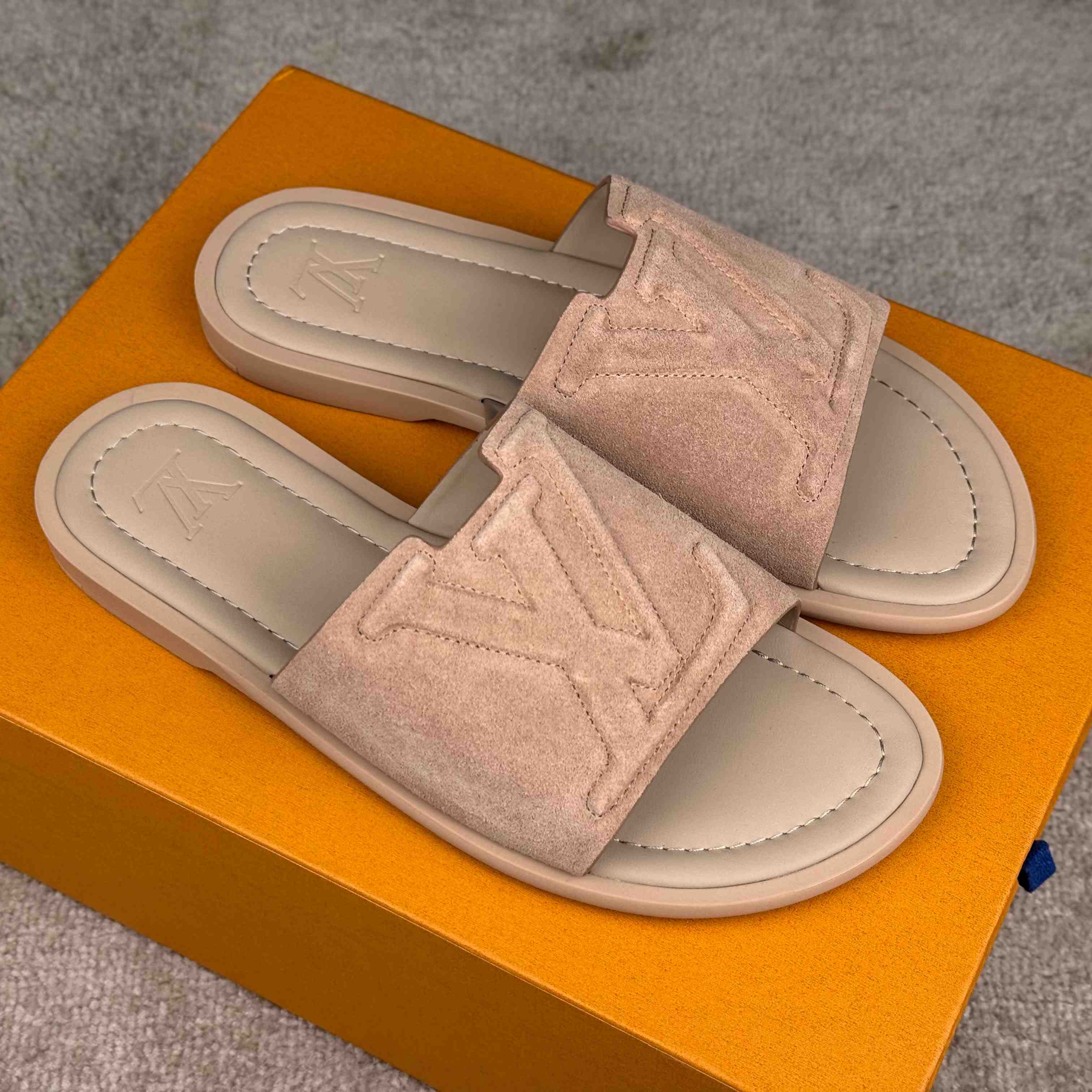 Louis Vuitton LV Portofino Mule   1AIZSS - FashionPlug