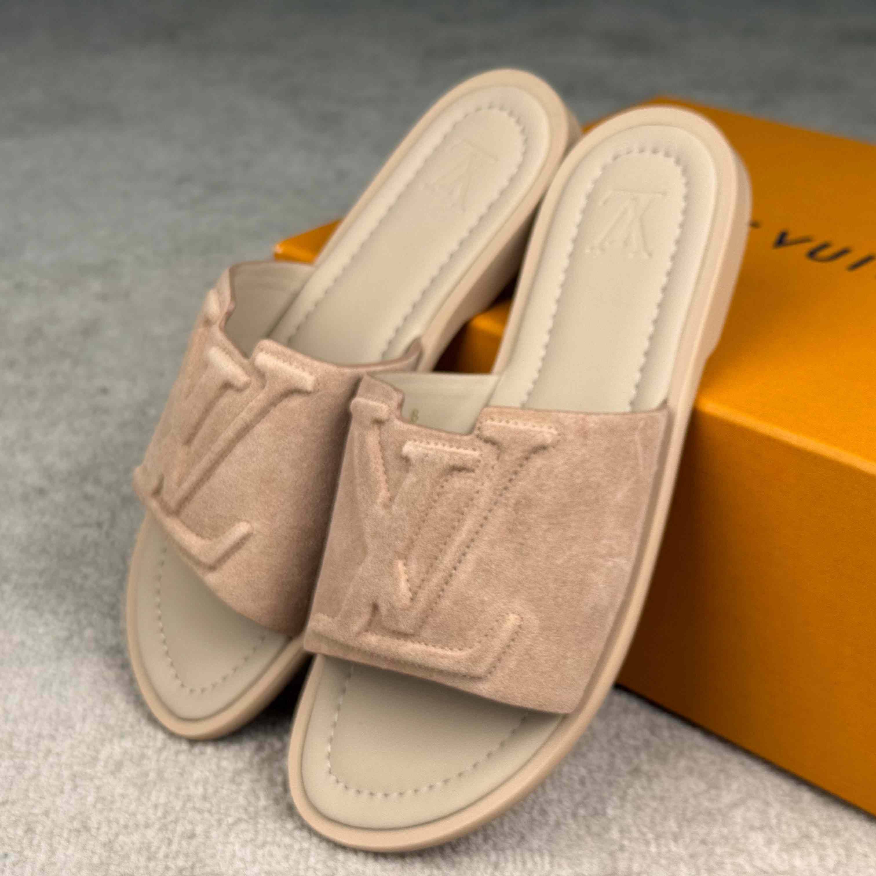 Louis Vuitton LV Portofino Mule   1AIZSS - FashionPlug