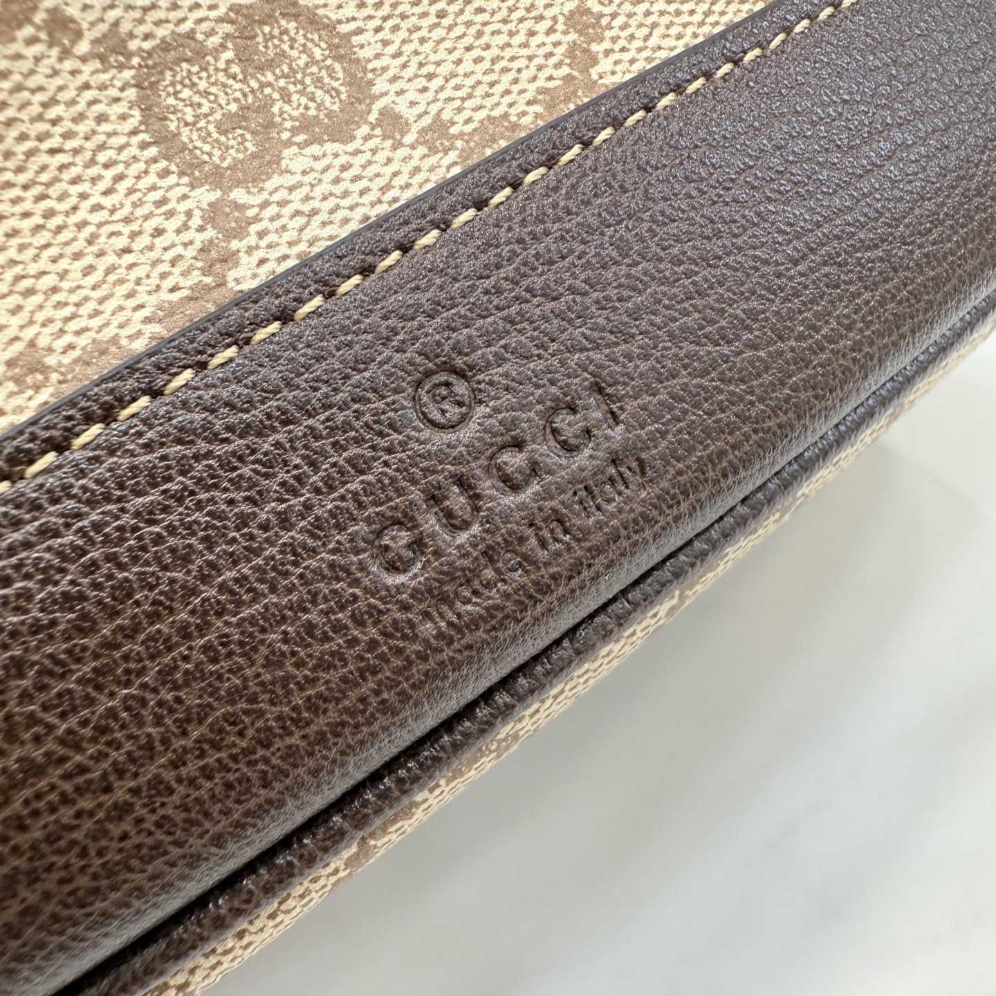 Gucci Venice Large Bucket Bag - FashionPlug