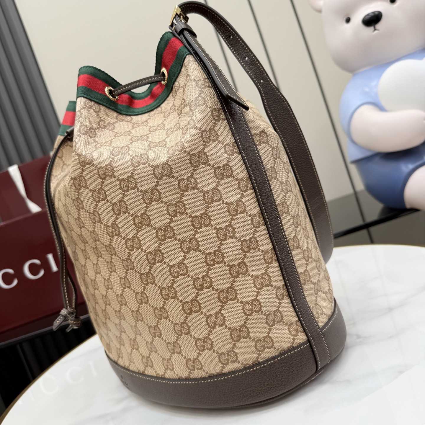 Gucci Venice Large Bucket Bag - FashionPlug