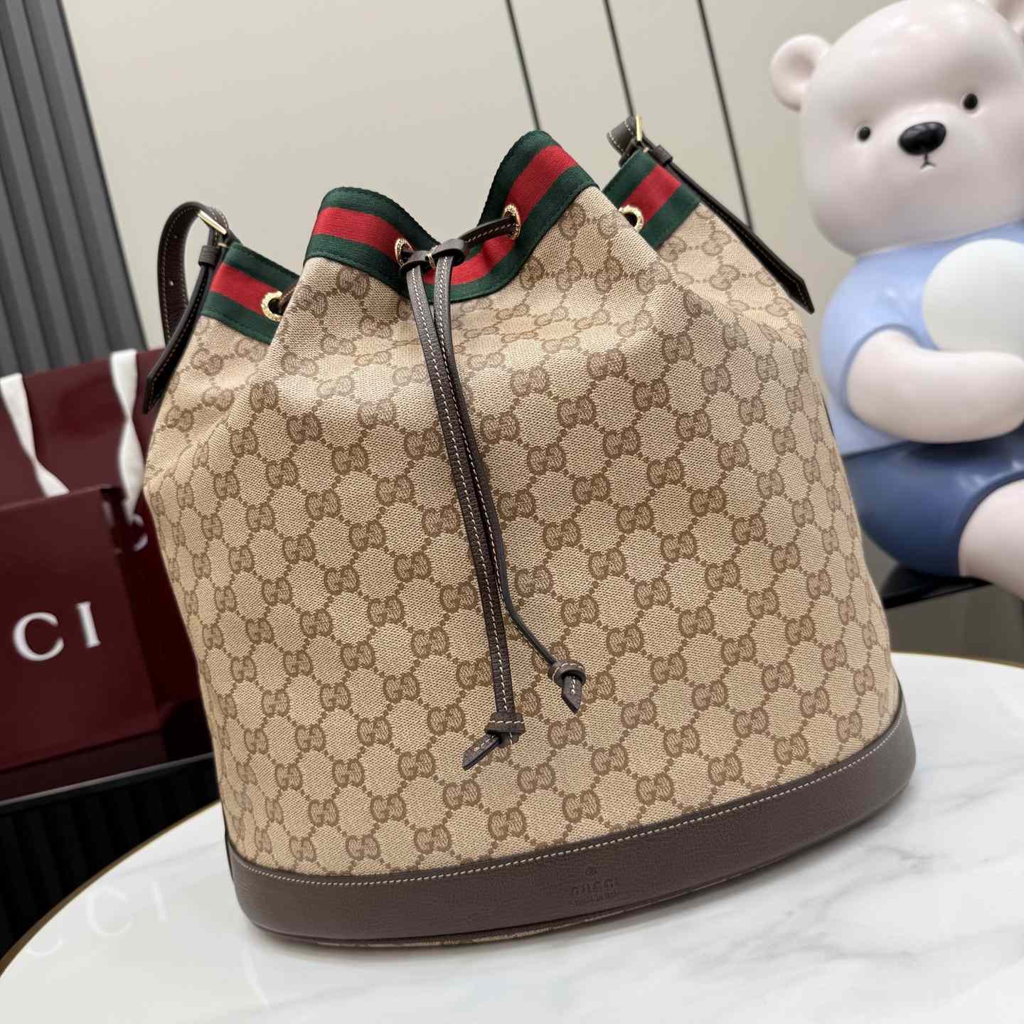 Gucci Venice Large Bucket Bag - FashionPlug